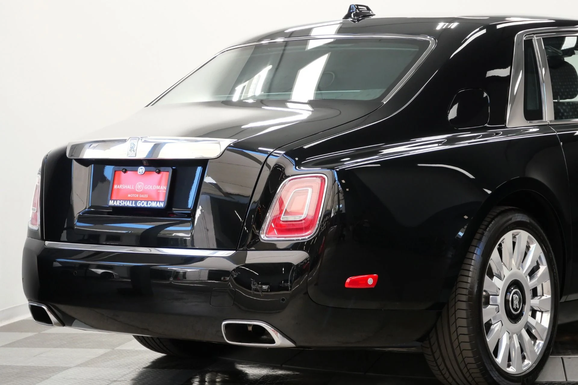 mph046_1803461017_Used_2019_Rolls_Royce_Phantom_The_Phantom_Package_Very_Low_Miles_Bespoke_Audio_1791821565_e03853d72e