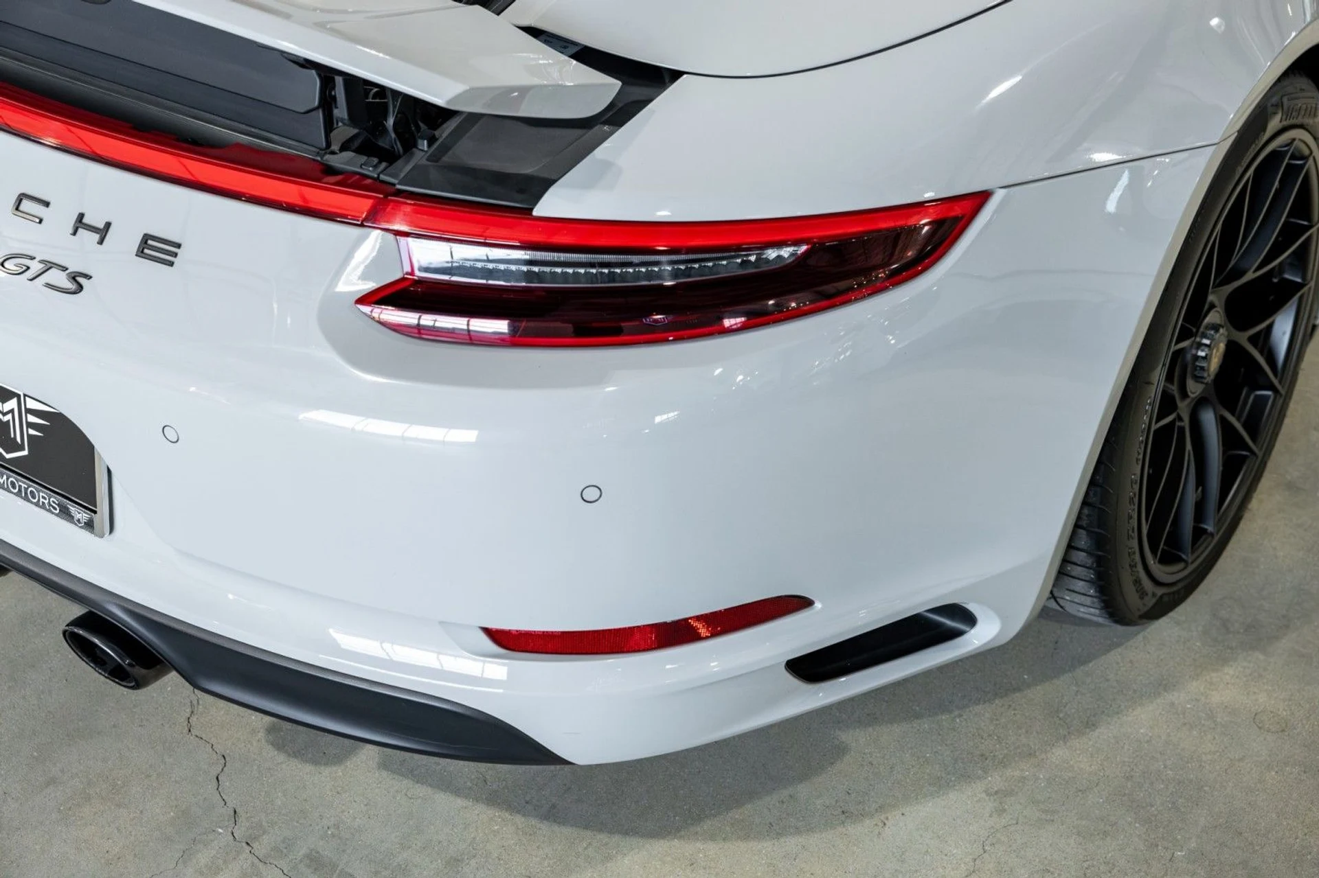 mph046_1811719518_pg_afced27531