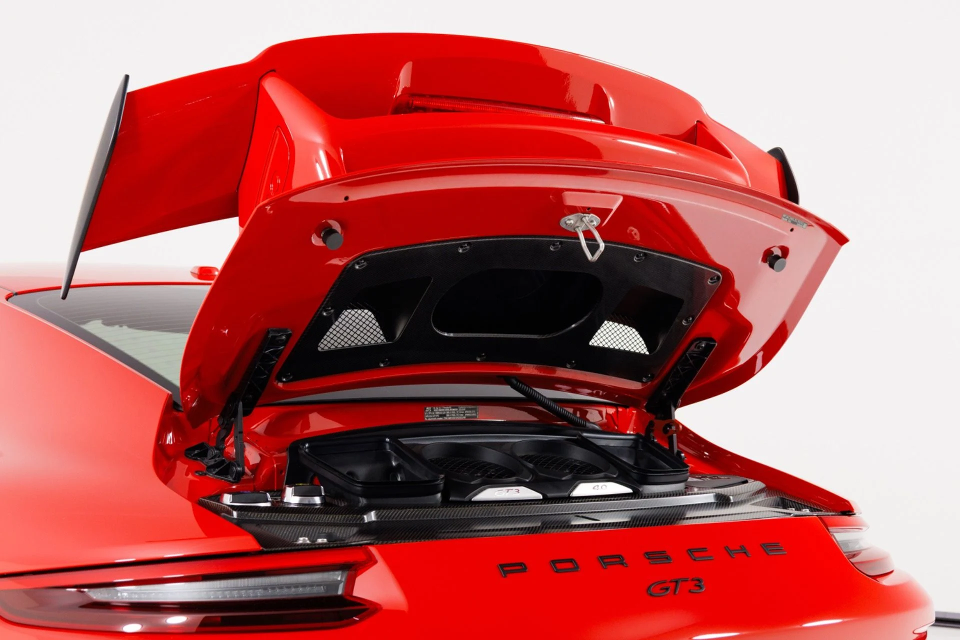 mph046_1821229149_Used_2018_Porsche_911_GT_3_1782237127_0bac0315be