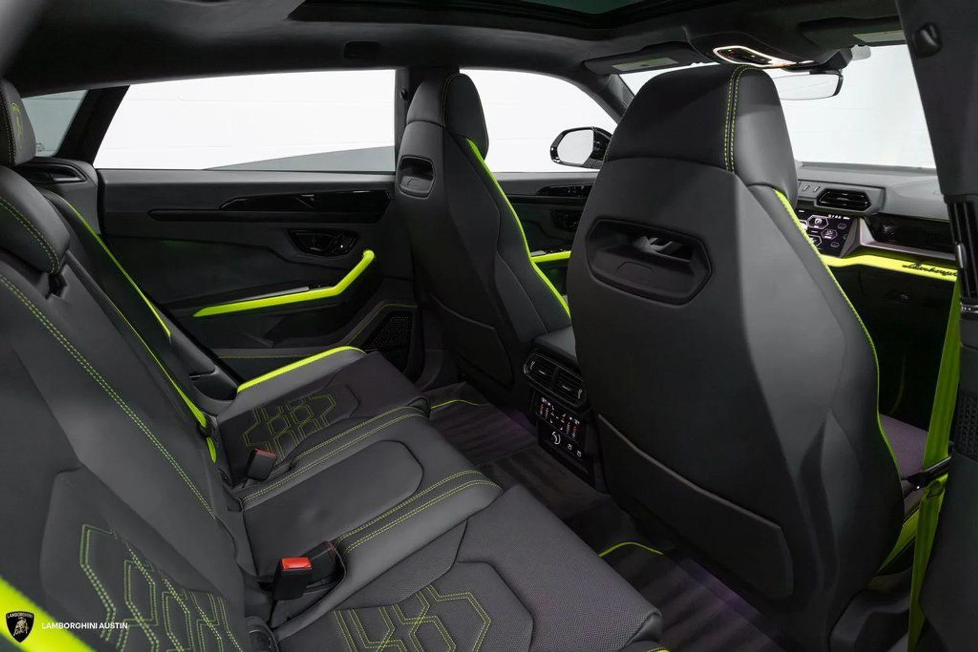 mph046_1826295041_8a94903d01194f5434283d40aaef2ad6x_675ceeabef