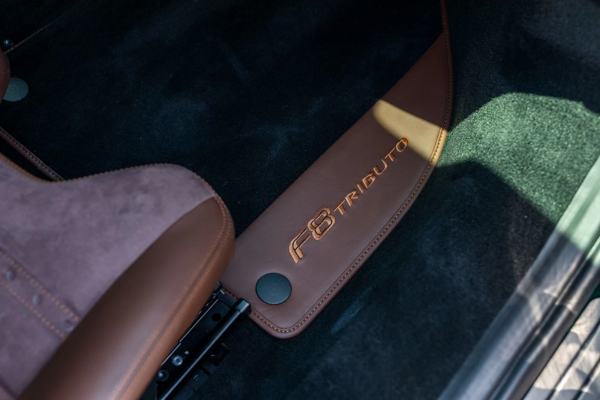 mph046_1848571248_Used_2022_Ferrari_F8_Tributo_1744415625_d52c4c9ce6