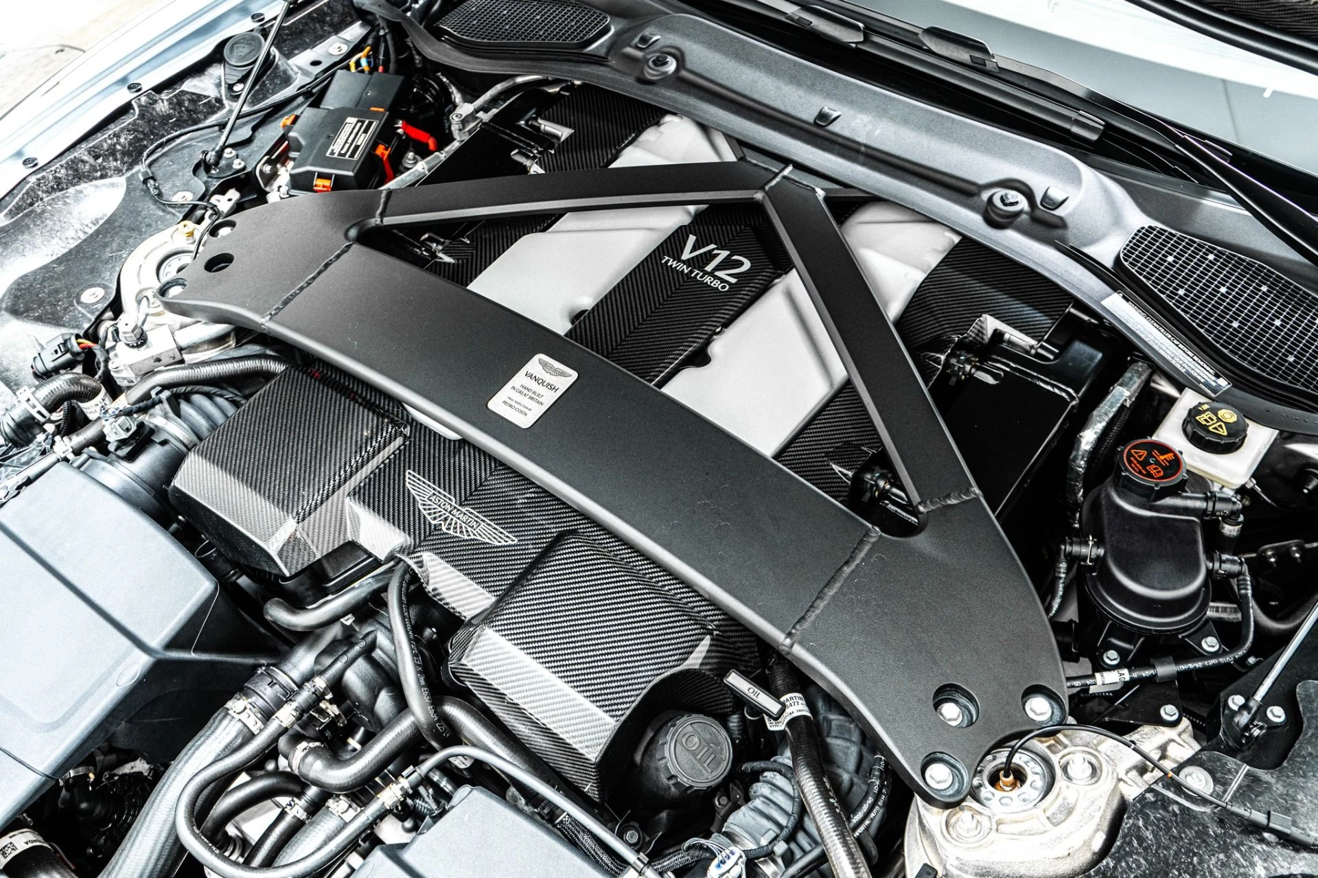 mph046_1849804260_Used_2025_Aston_Martin_Vanquish_Huge_542_K_MSRP_Low_Miles_Extensive_Carbon_Fiber_1786477789_f1121fc694