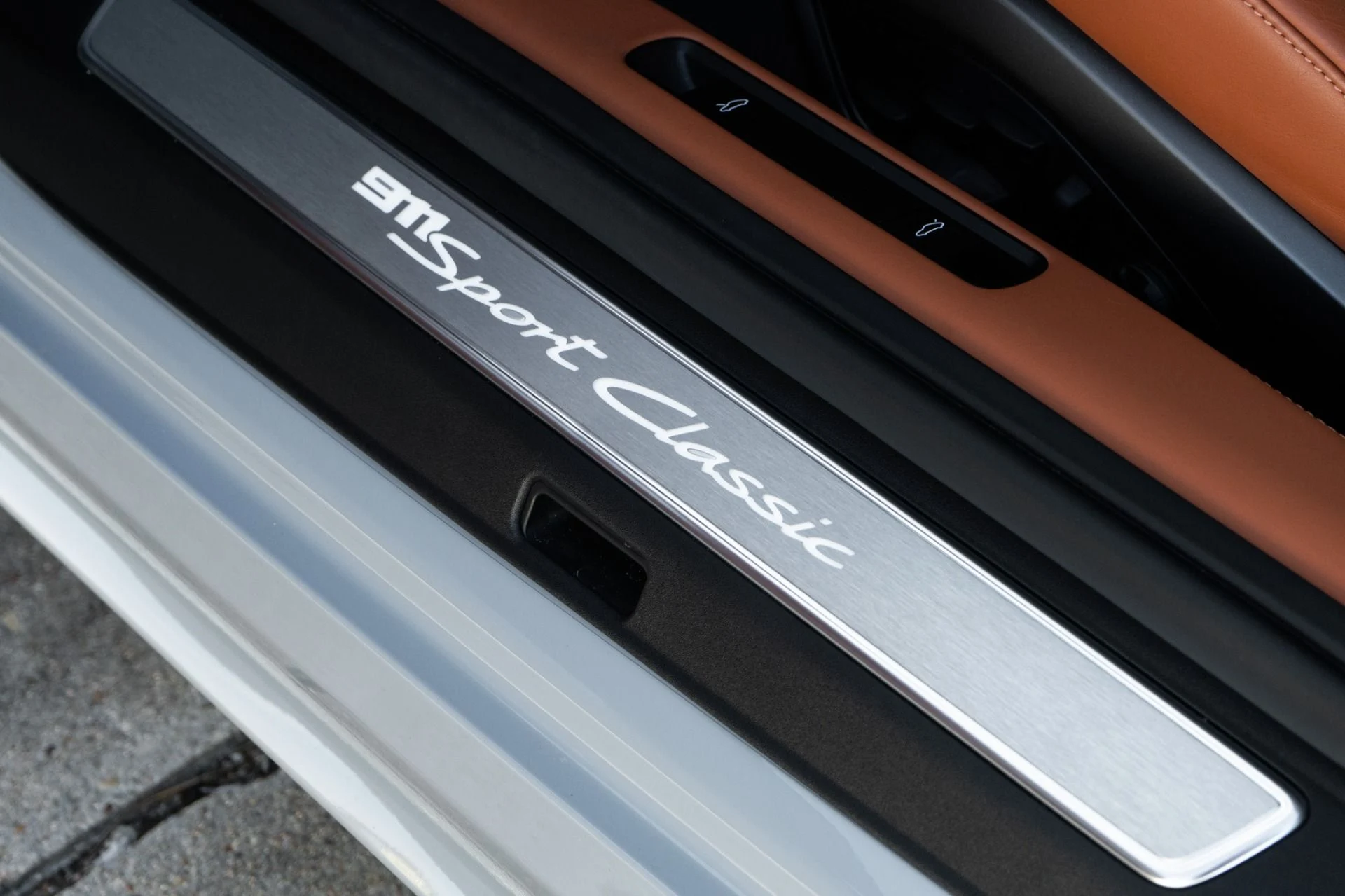 mph046_185117531_Used_2023_Porsche_911_Sport_Classic_1767656458_b7ee7893dd