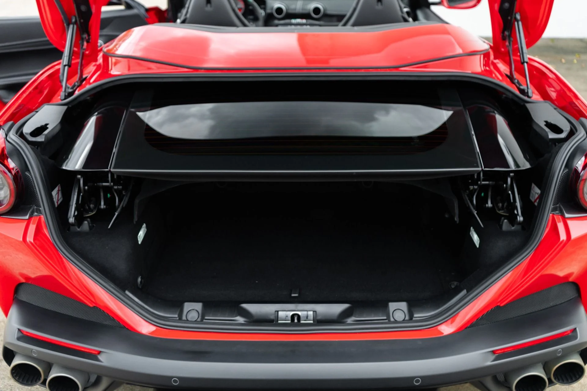 mph046_185537145_Used_2019_Ferrari_Portofino_1768420452_1c0c006629