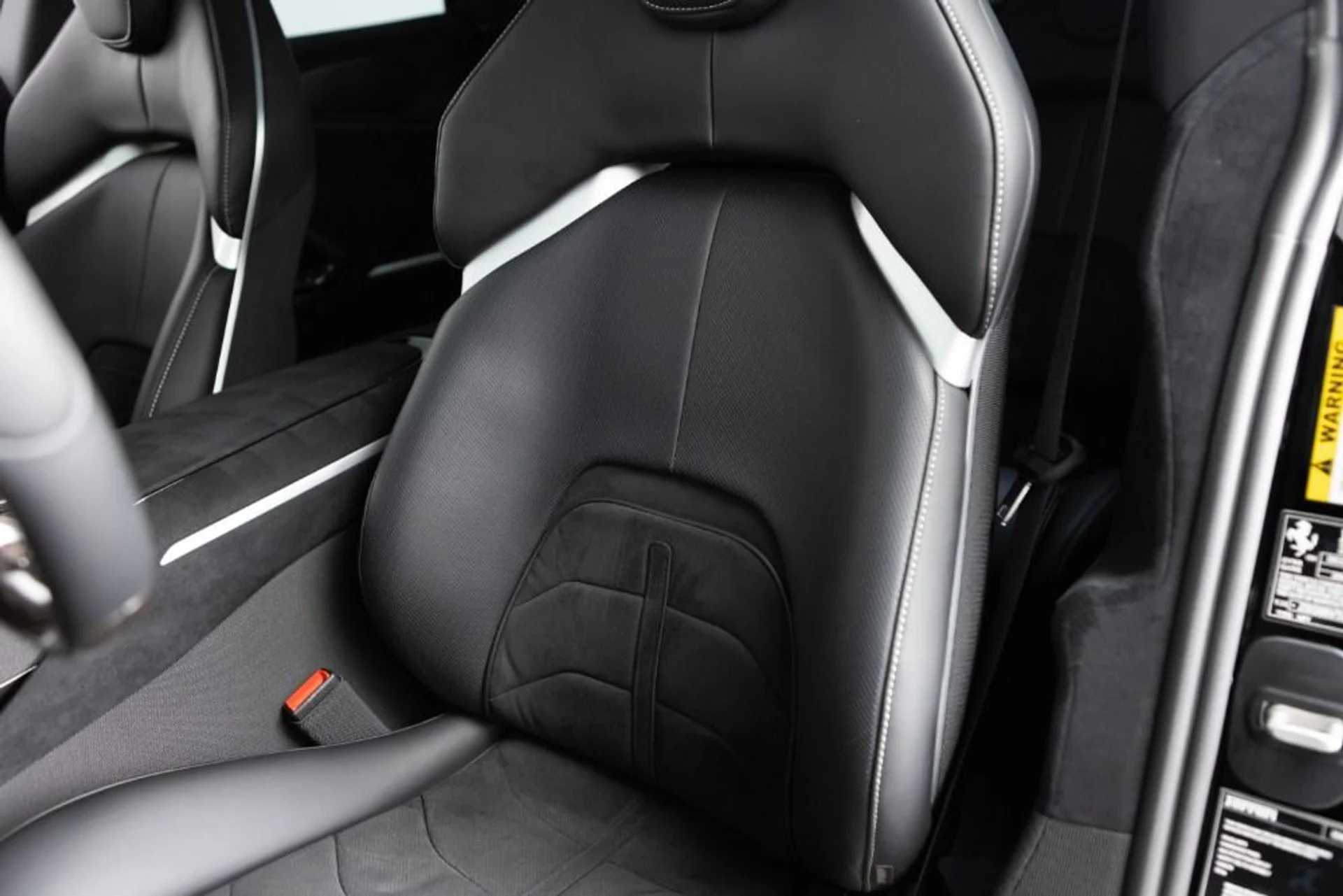 mph046_1892637004_Used_2025_Ferrari_Purosangue_d1c47b3523