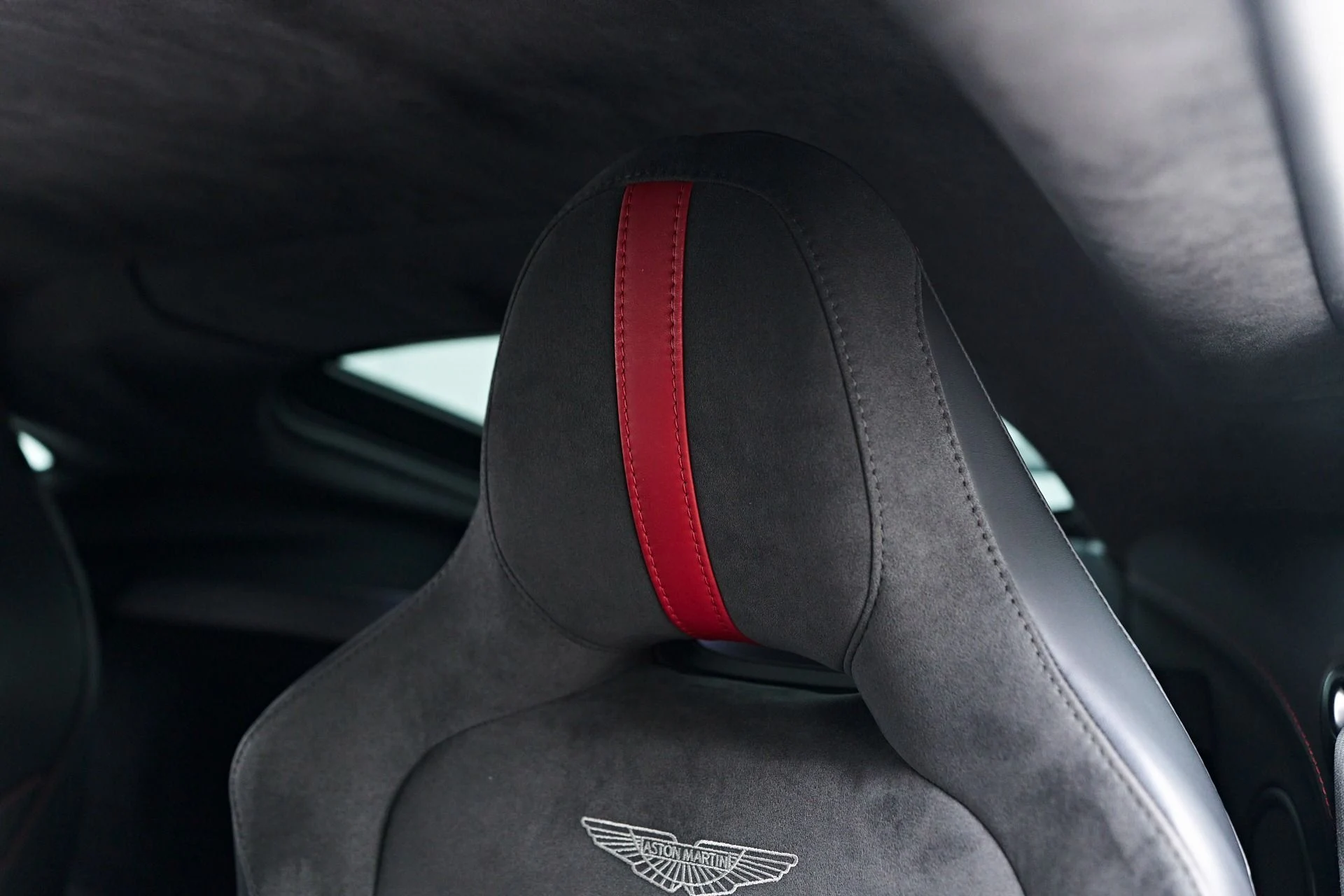 mph046_189409084_Used_2022_Aston_Martin_Vantage_F1_Edition_1756259692_24afd9e3c4