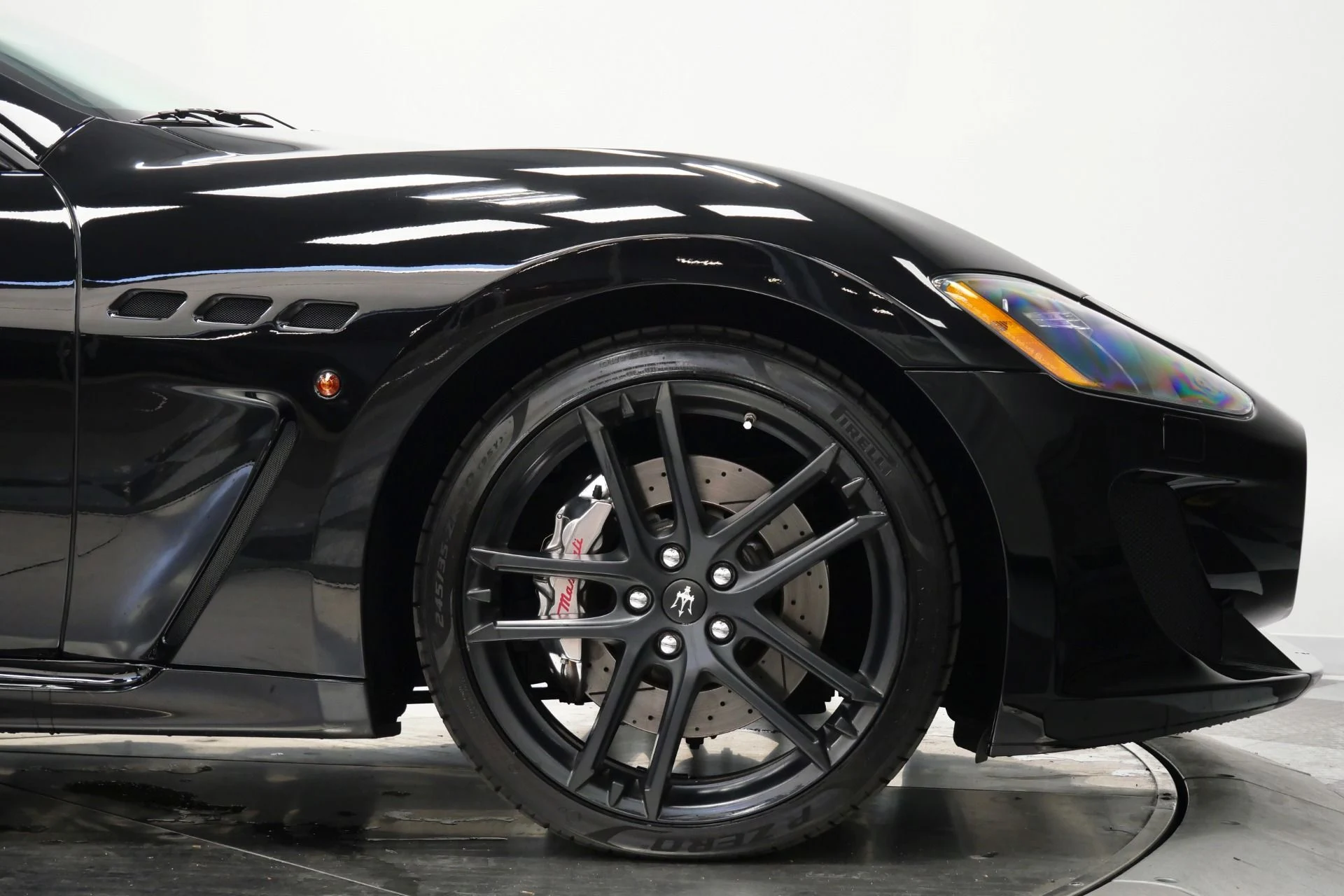 mph046_1894754741_Used_2013_Maserati_Gran_Turismo_Convertible_MC_Carbon_Fiber_Interior_Trim_Great_Sound_1773764089_250424405a