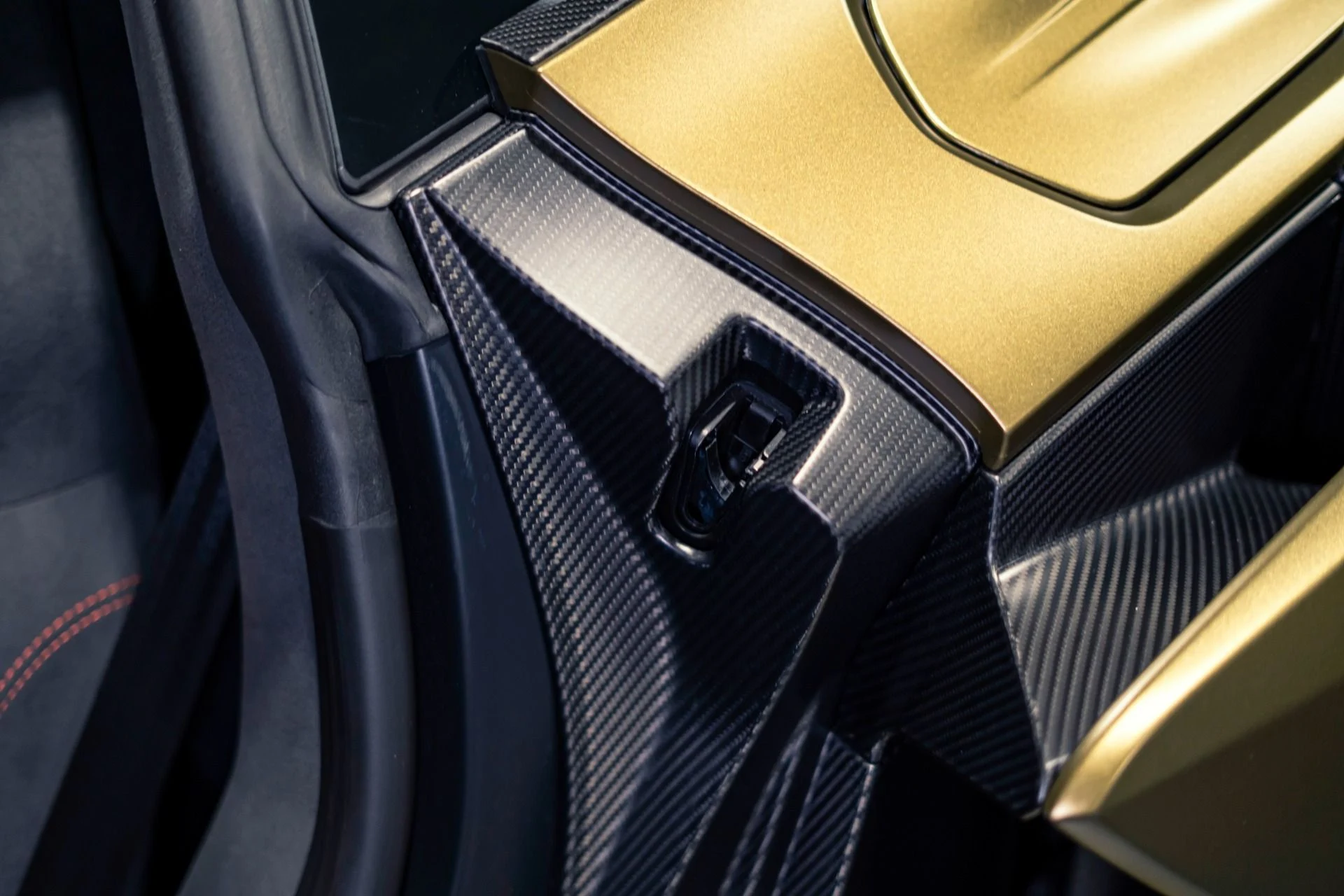 mph046_192245758_Used_2025_Lamborghini_Revuelto_836_MSRP_Full_Body_PPF_Carbon_Roof_1780087440_dc92768af8