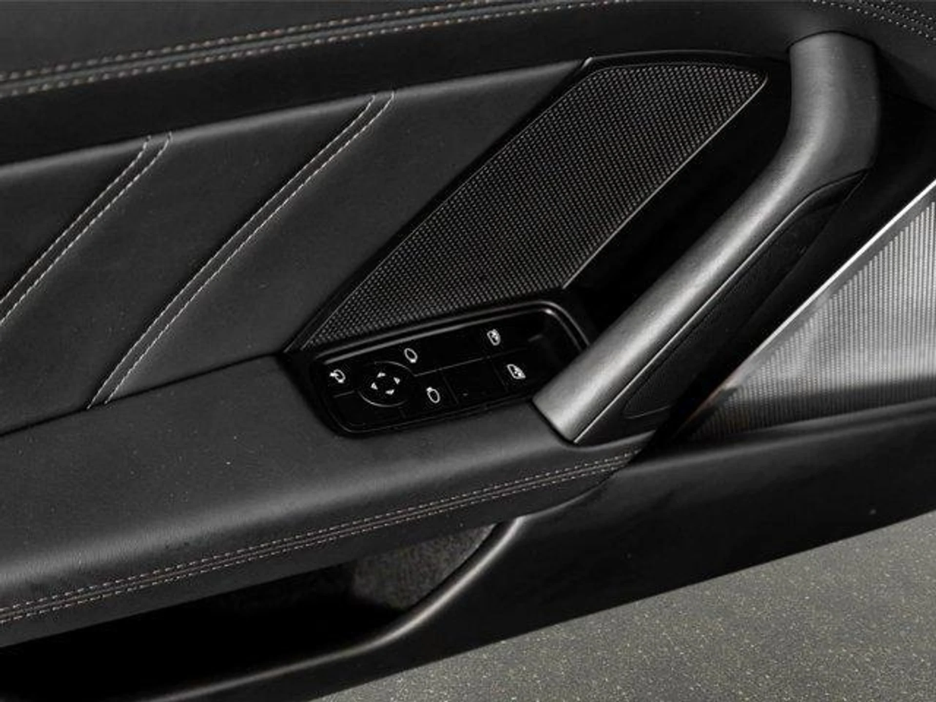 mph046_1971337780_usq7_KQL_Kyv_Ws_FWLOV_1o_J8k_Arnqk_a8a79a305e