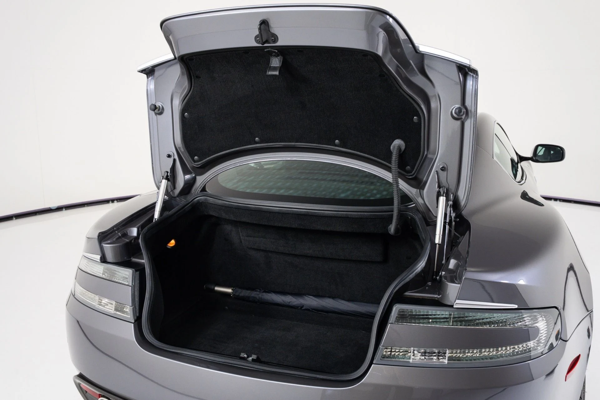 mph046_1974600160_Used_2009_Aston_Martin_DBS_V12_Manual_1782515507_a9387c39c0