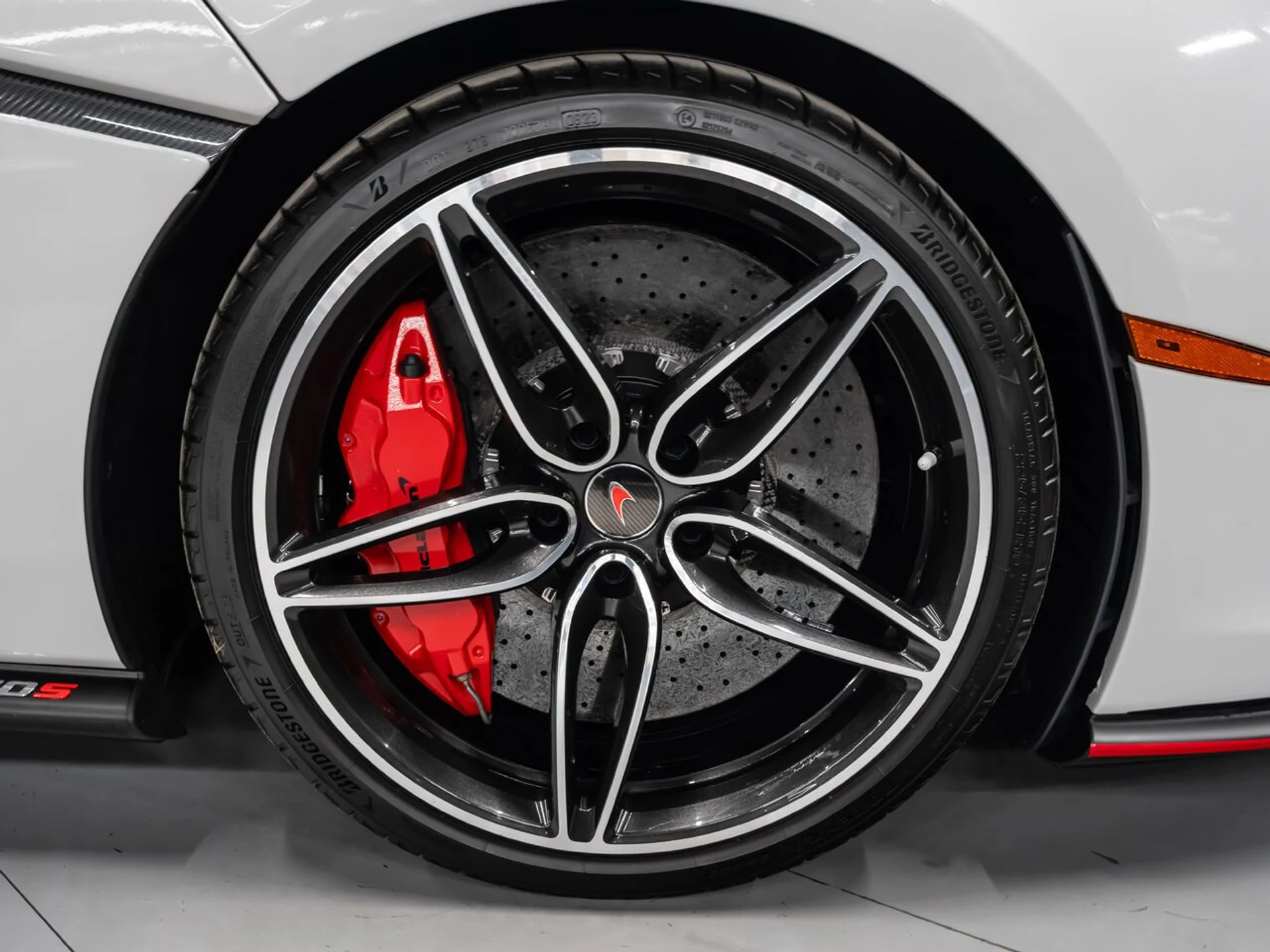 mph046_1990844342_mclaren_570s_2017_f38a7aea87