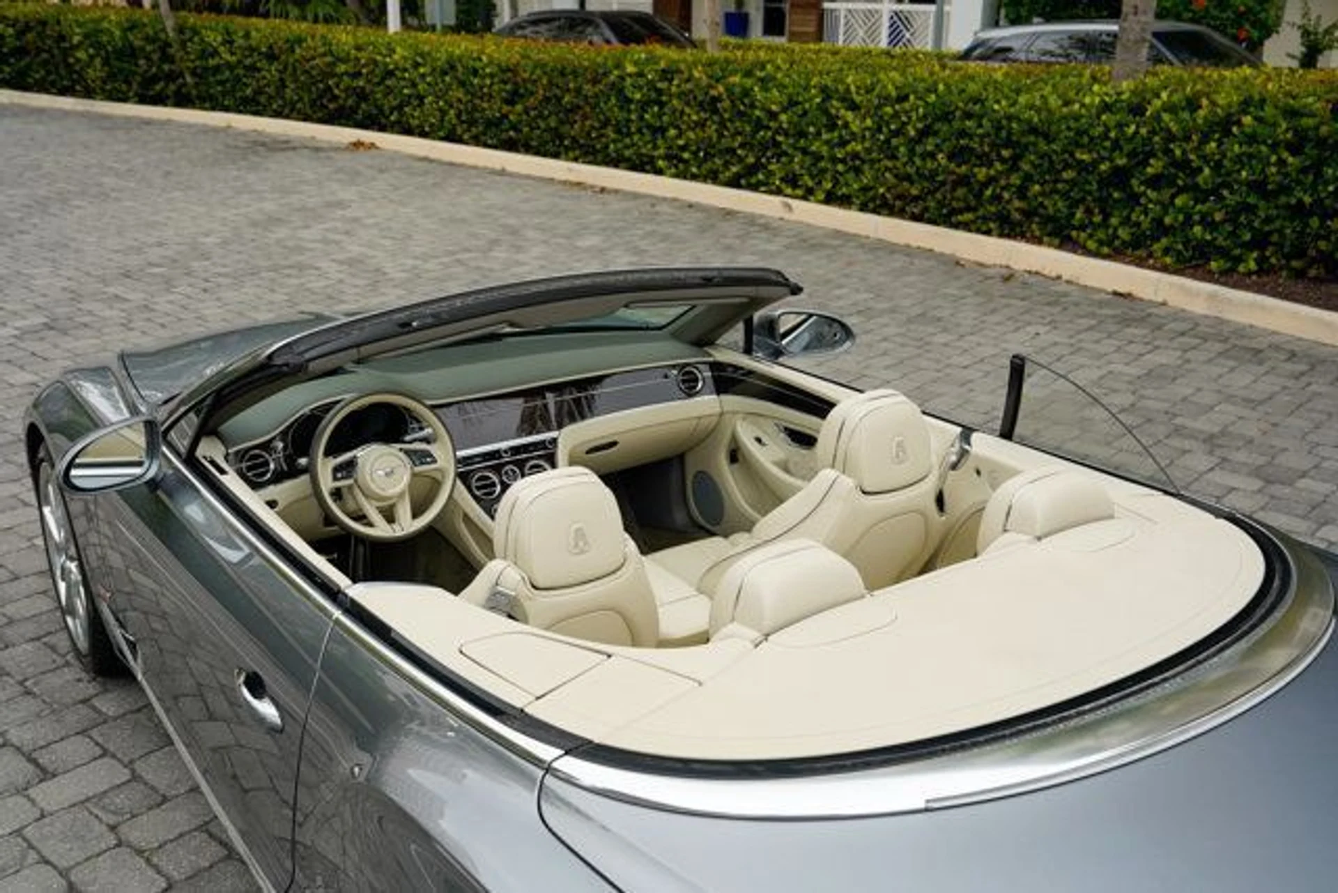 mph046_1996023006_22974034_47_640_357c5b5b59