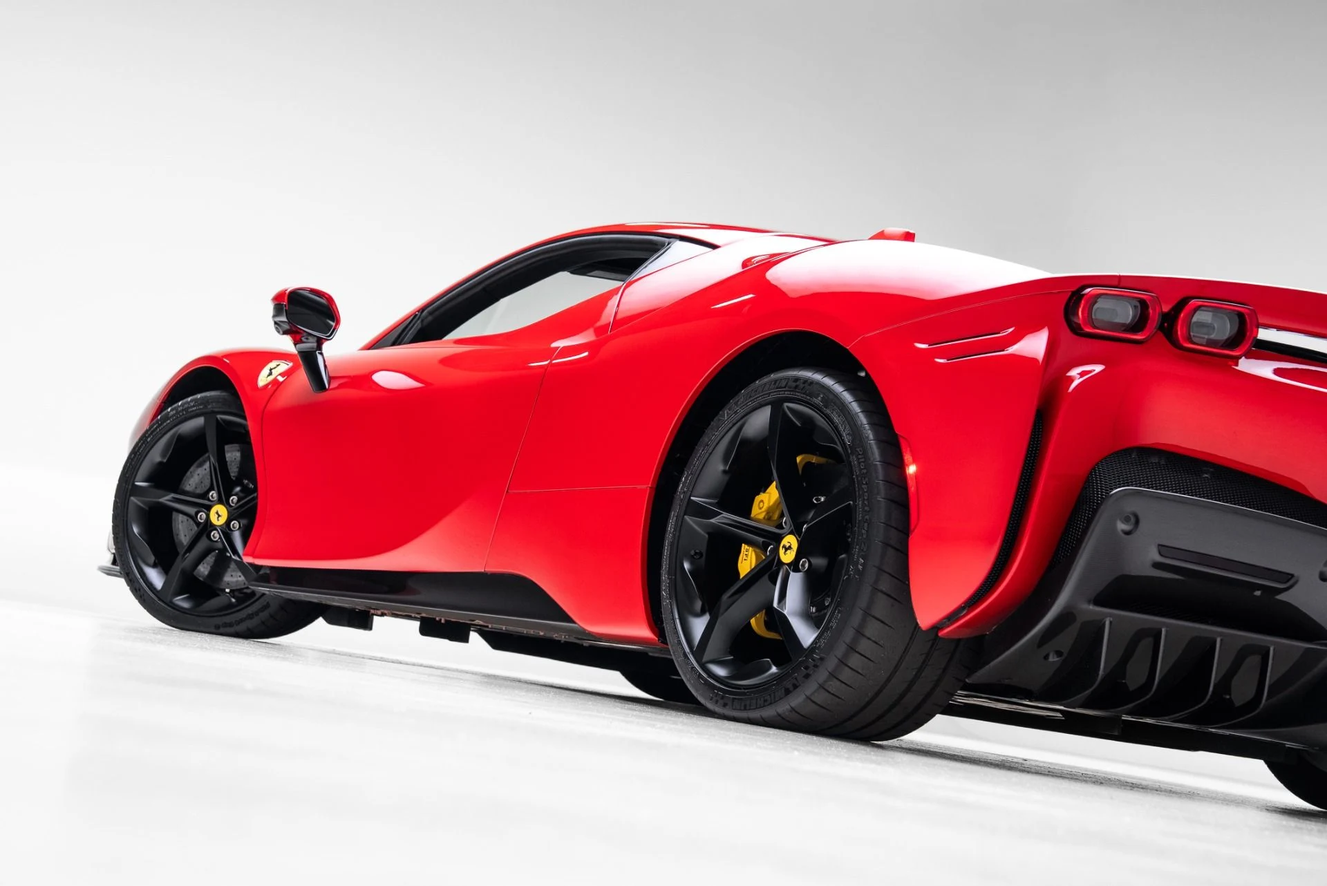 mph046_1999382909_Used_2024_Ferrari_SF_90_Stradale_1774546106_862eaf661f