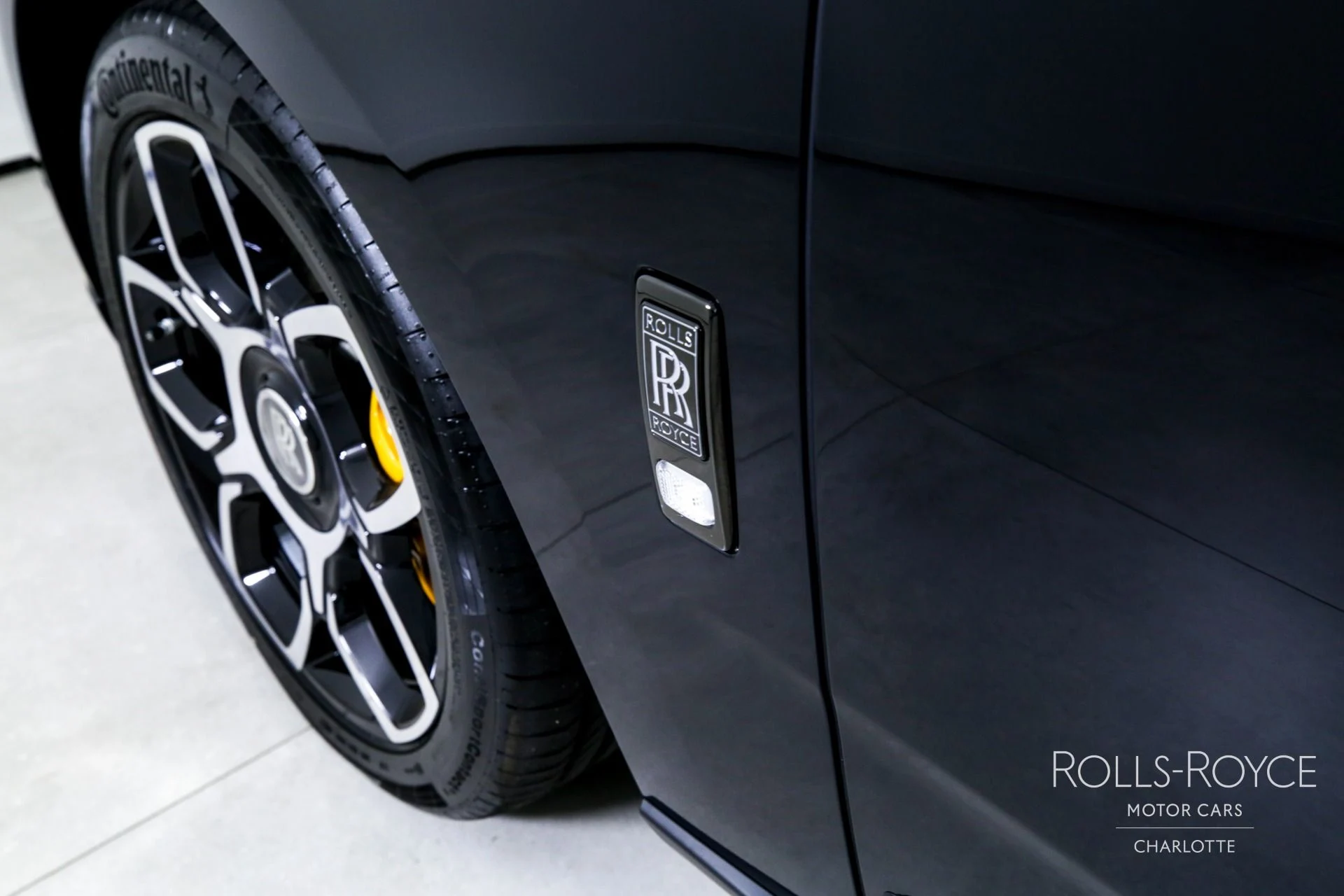 mph046_2008772590_Used_2024_Rolls_Royce_Black_Badge_Cullinan_1724941408_6207049e1c