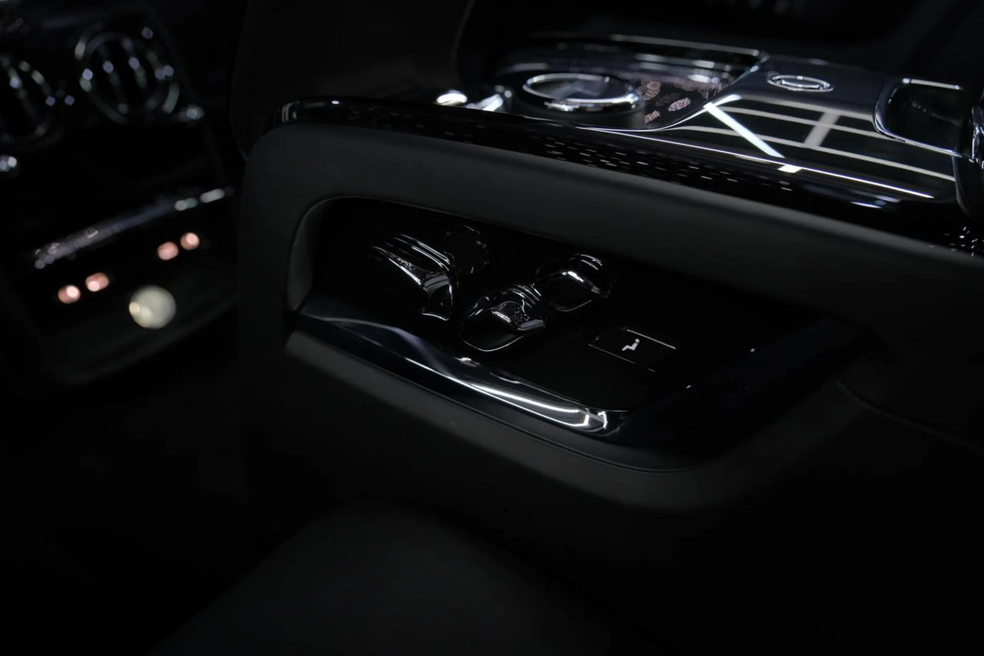 mph046_2010750452_a8bc19ef24a83cef47eec71e881dfaca_5593b36e0a