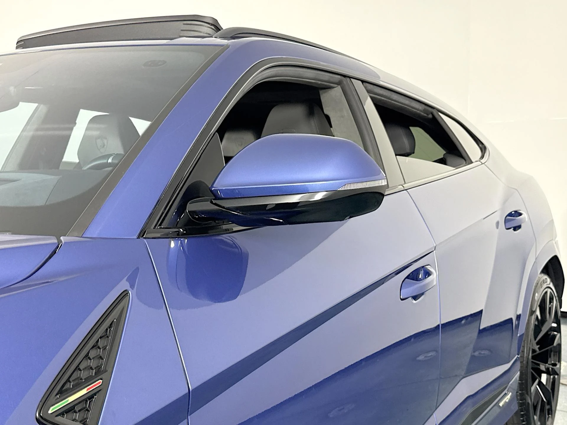 mph046_2012805930_Used_2024_Lamborghini_Urus_S_1784150934_f812d78007