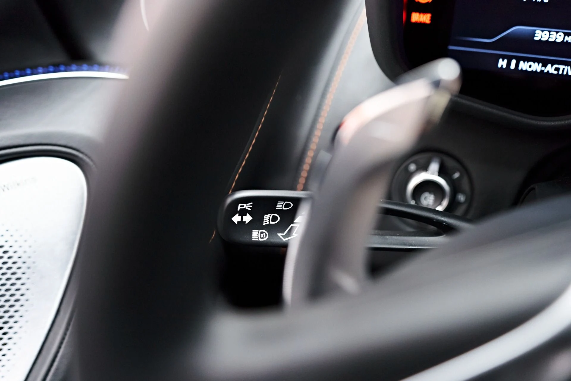 mph046_2019932005_Used_2023_Mc_Laren_GT_Base_1712094494_fd277a86c7