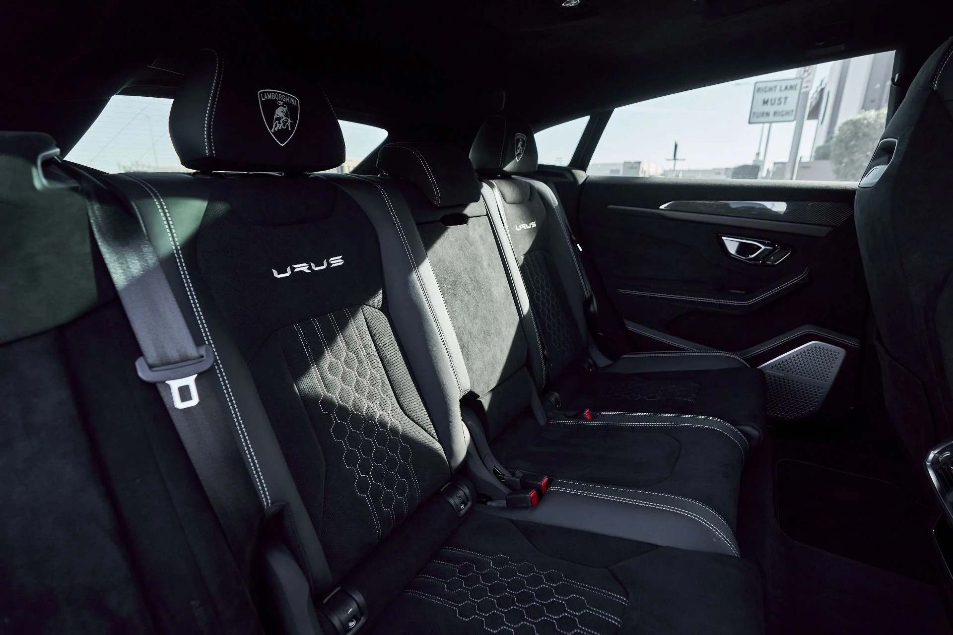 mph046_2037504976_Used_2024_Lamborghini_Urus_Performante_1764124836_ffa0434d3f