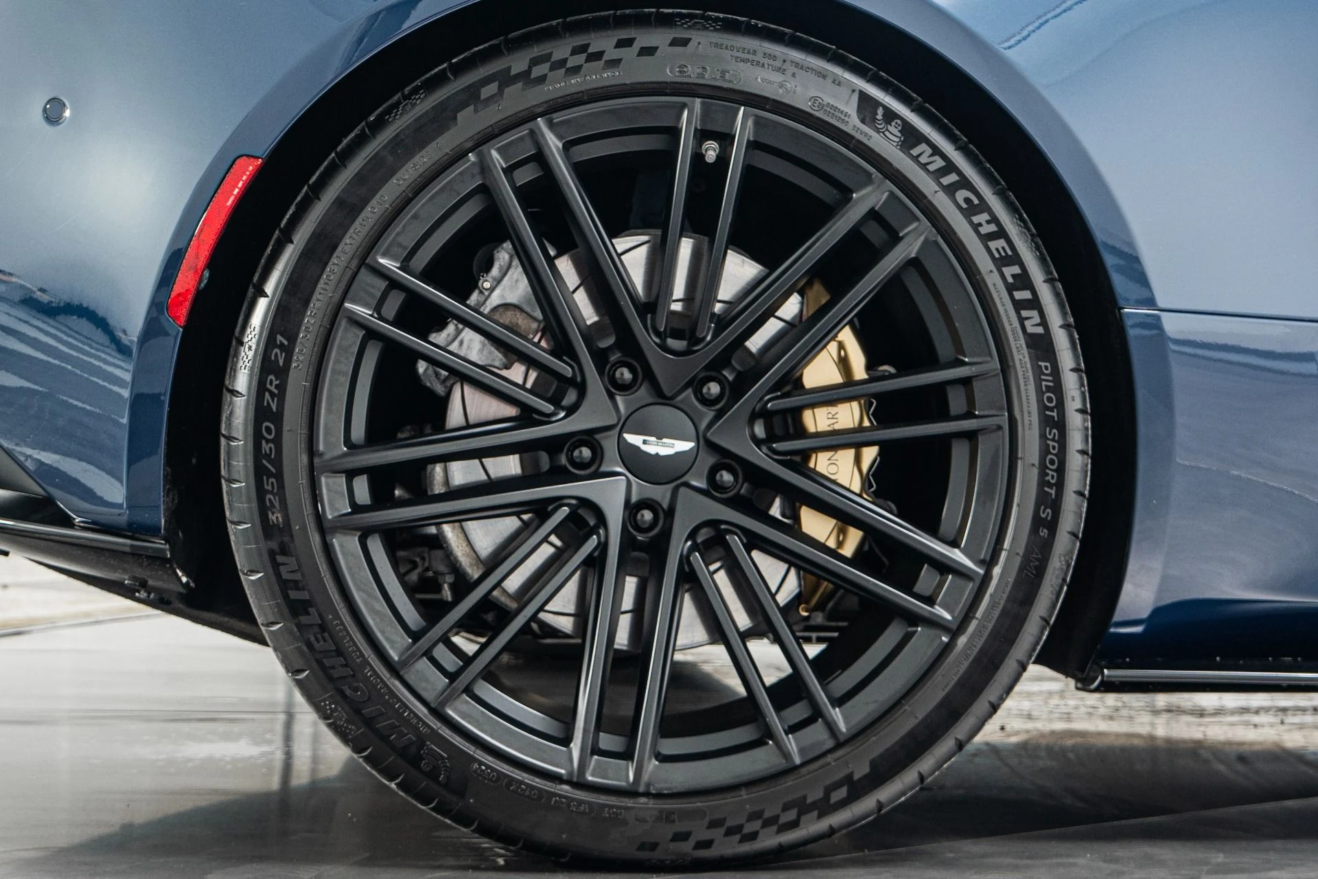 mph046_2045674564_Used_2024_Aston_Martin_DB_12_Volante_Carbon_Fiber_Bucket_Seats_Heritage_Paint_Color_1773867859_fc03ac5c24