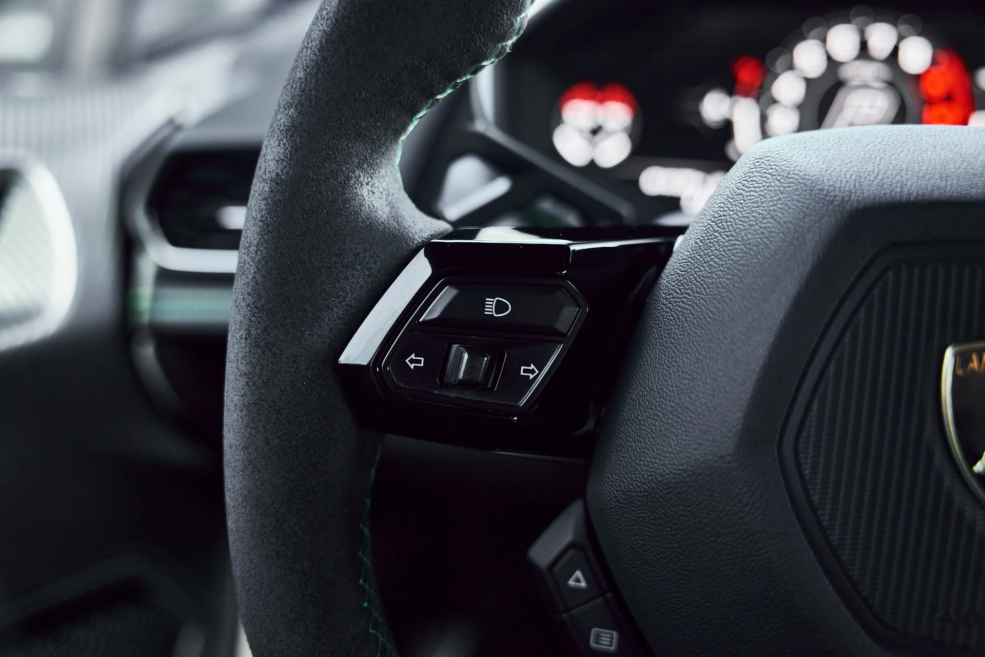 mph046_2074049744_Used_2024_Lamborghini_Huracan_Sterrato_Base_1774300143_ffcc92c16e