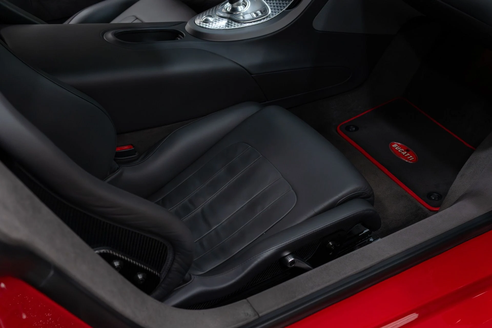 mph046_2077050306_Used_2008_Bugatti_Veyron_164_1769463944_ebedd4028c
