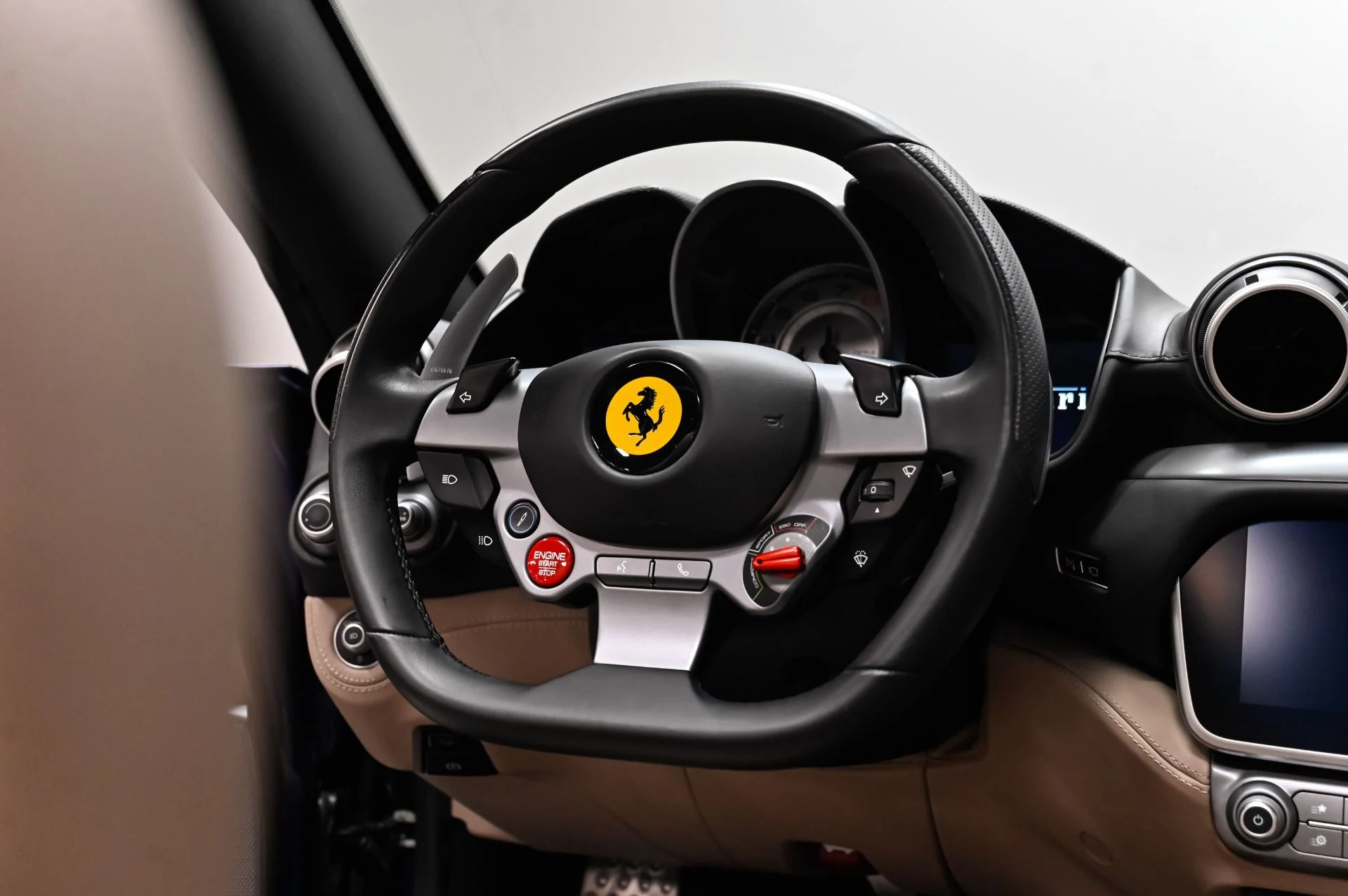 mph046_209658034_Used_2019_Ferrari_Portofino_Base_1790278437_c1393bcde1