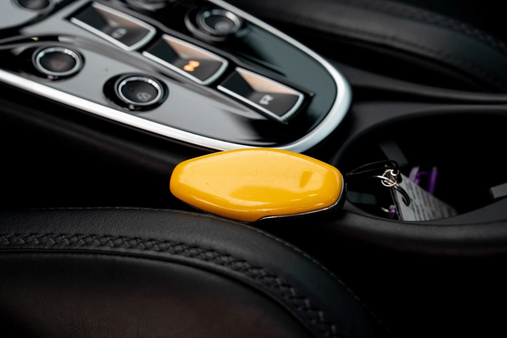 mph046_2099492961_Used_2023_Mc_Laren_GT_1774627654_03d81b3902