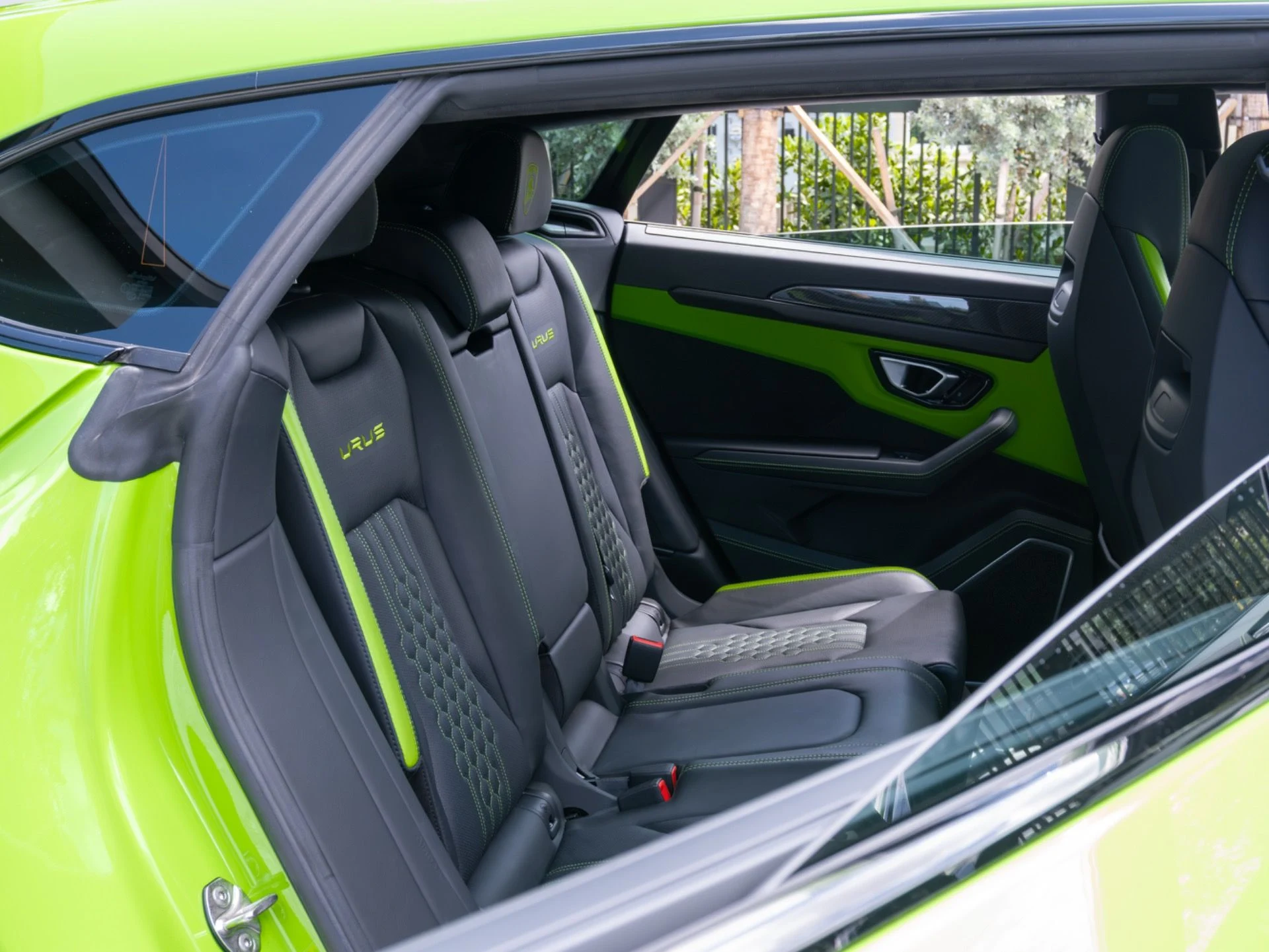 mph046_2109008926_Used_2024_Lamborghini_Urus_S_1775489536_202576d127