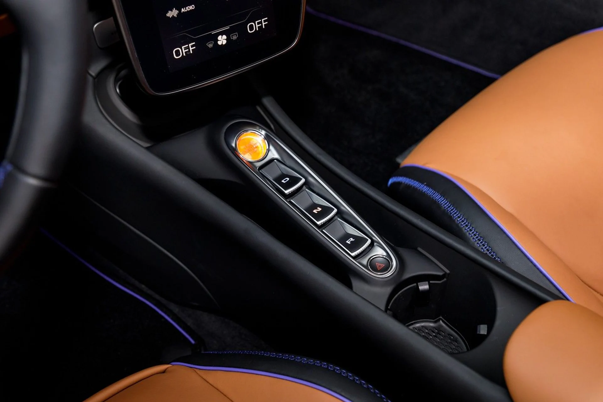 mph046_21250654_620_p47_l_f14cc4f9df