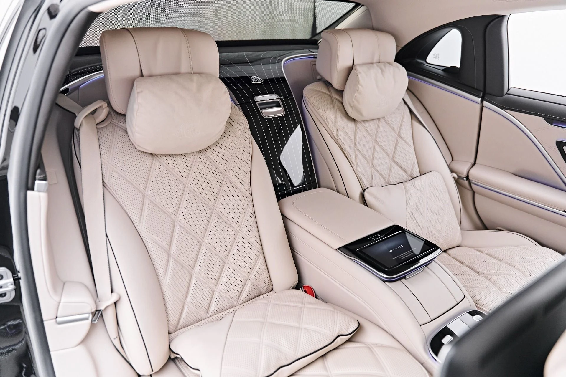 mph046_2128803987_Used_2023_Mercedes_Benz_S_Class_Maybach_S_680_1790207208_b49f697c19