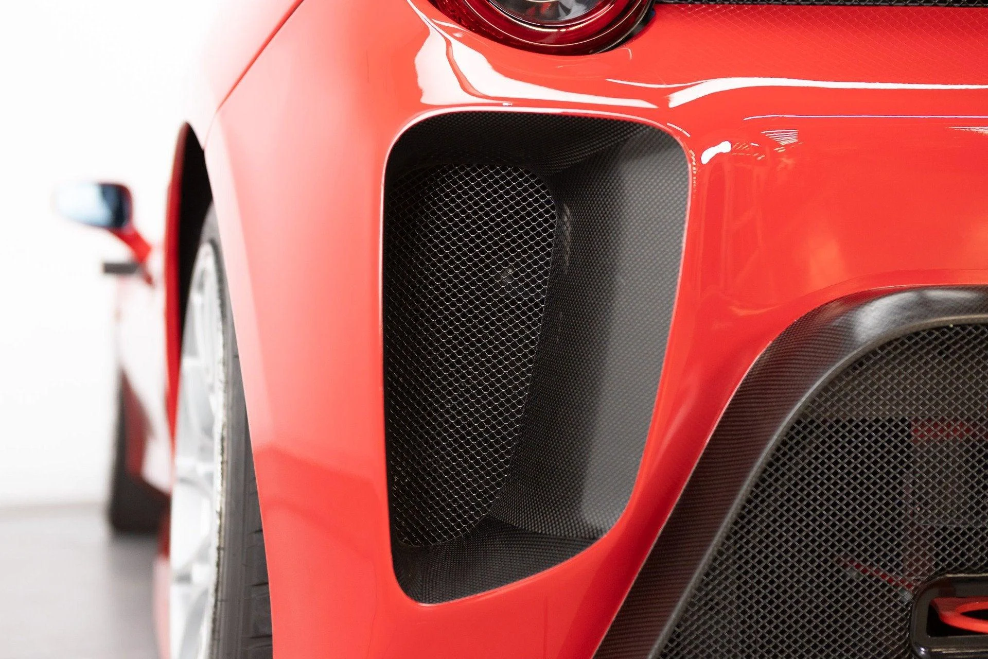 mph046_2146927635_Used_2022_Ferrari_488_Challenge_EVO_1777367770_cbfb8d6c60