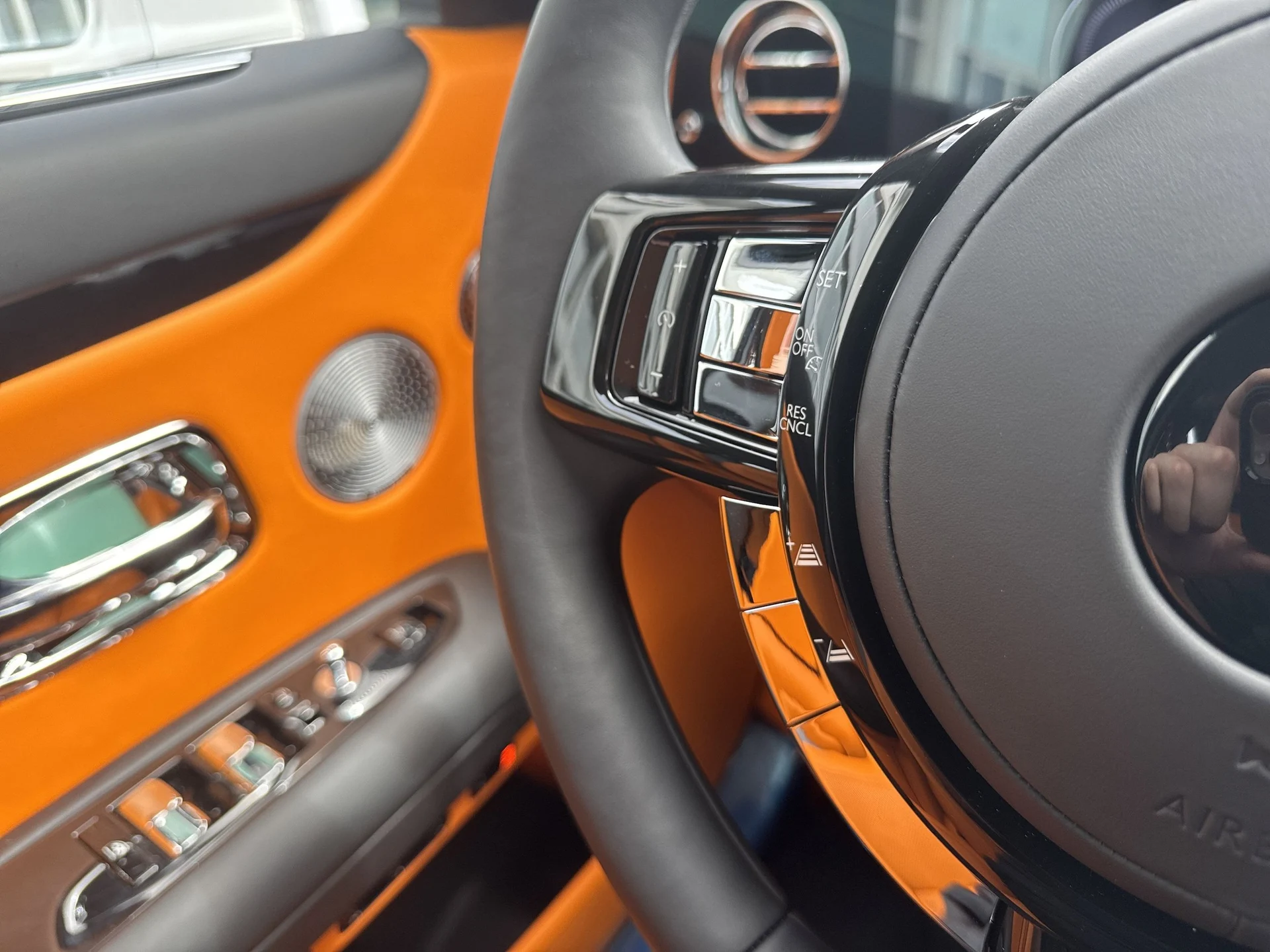 mph046_2157960690_25312e9d174a3ab5f9b5c51bf0f93abfx_951df0b994