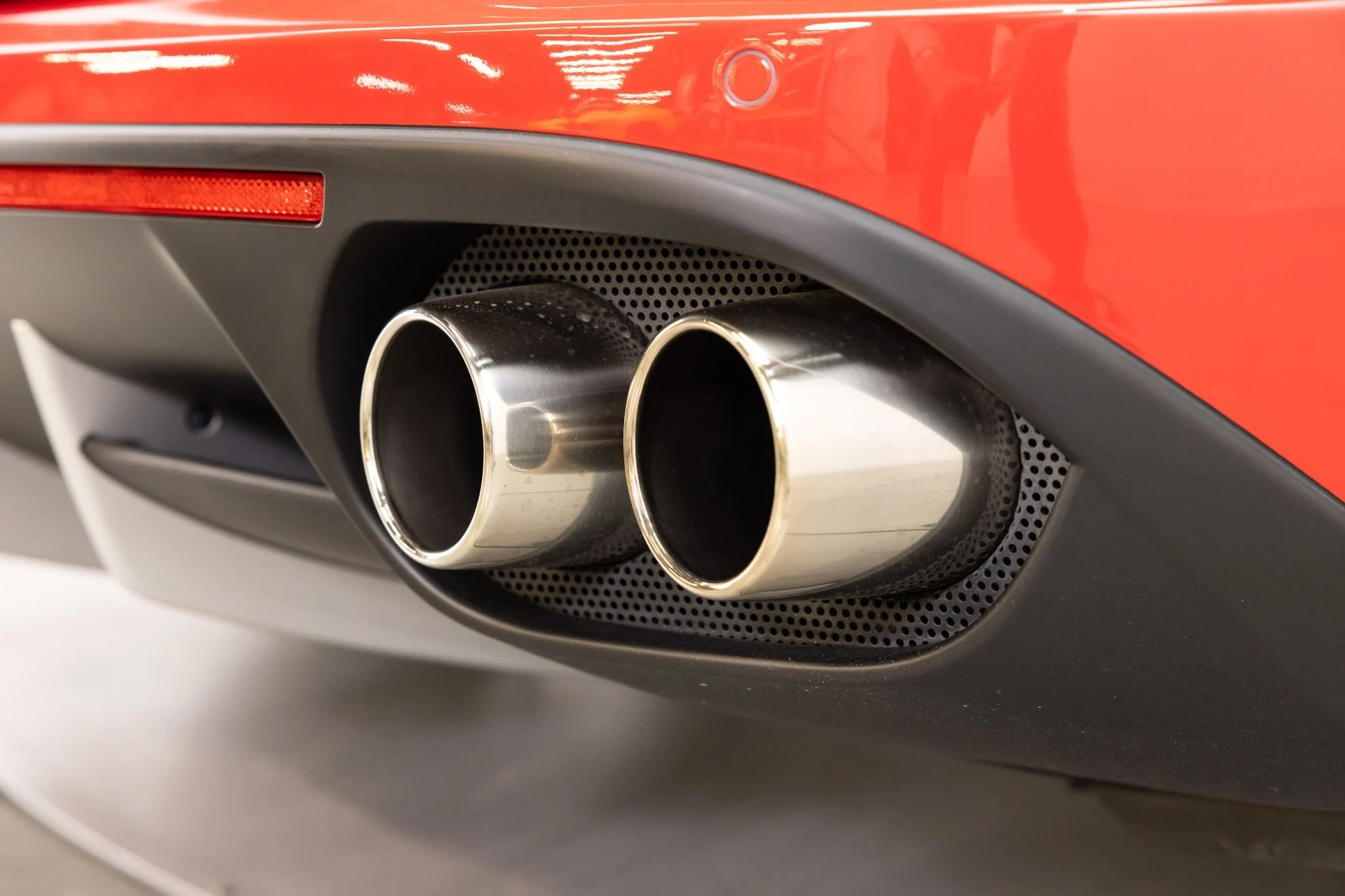 mph046_2158406683_Used_2017_Ferrari_California_T_1784583649_f64272dd92