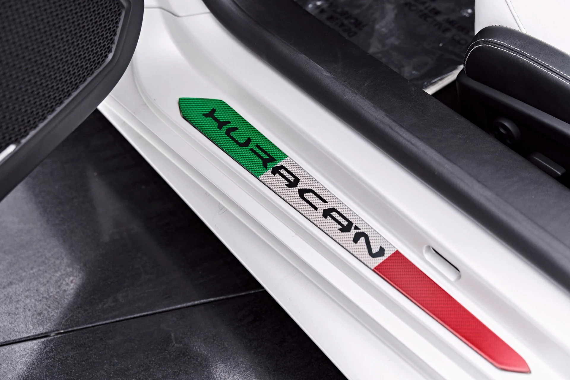 mph046_2160617638_Used_2017_Lamborghini_Huracan_1786741780_2344e24654
