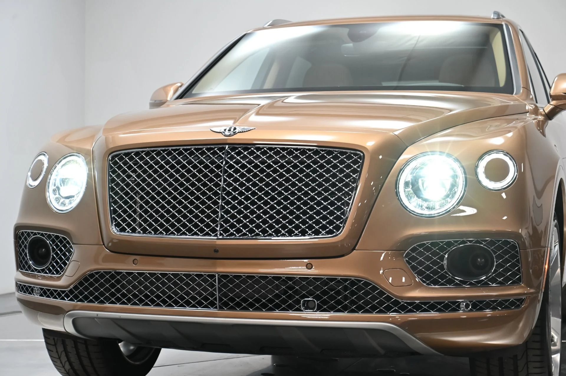 mph046_2162235529_Used_2017_Bentley_Bentayga_W12_1759876449_e4a69ac18c