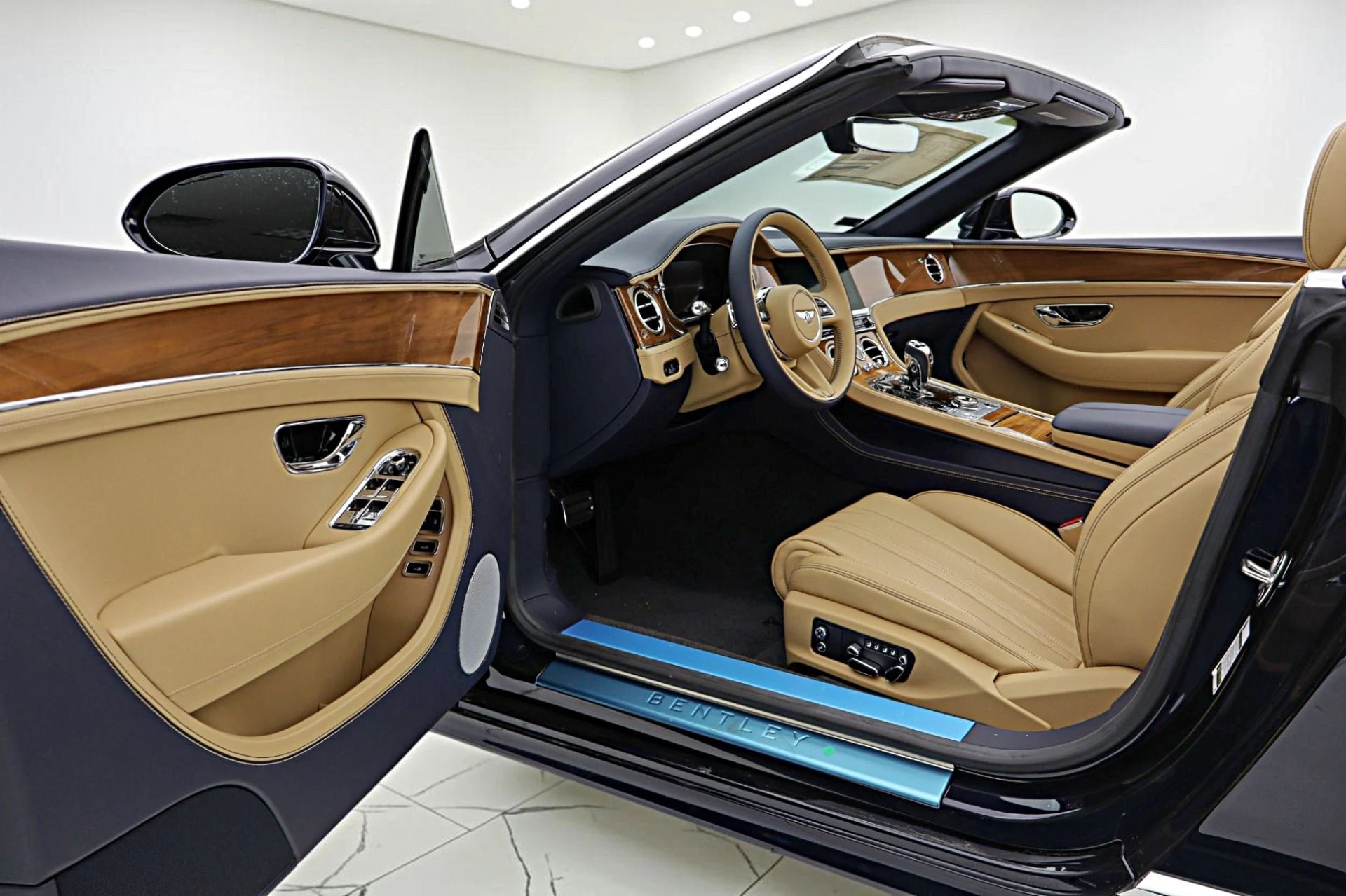 mph046_2189296719_New_2026_Bentley_Continental_GTC_5dd53ab9b6