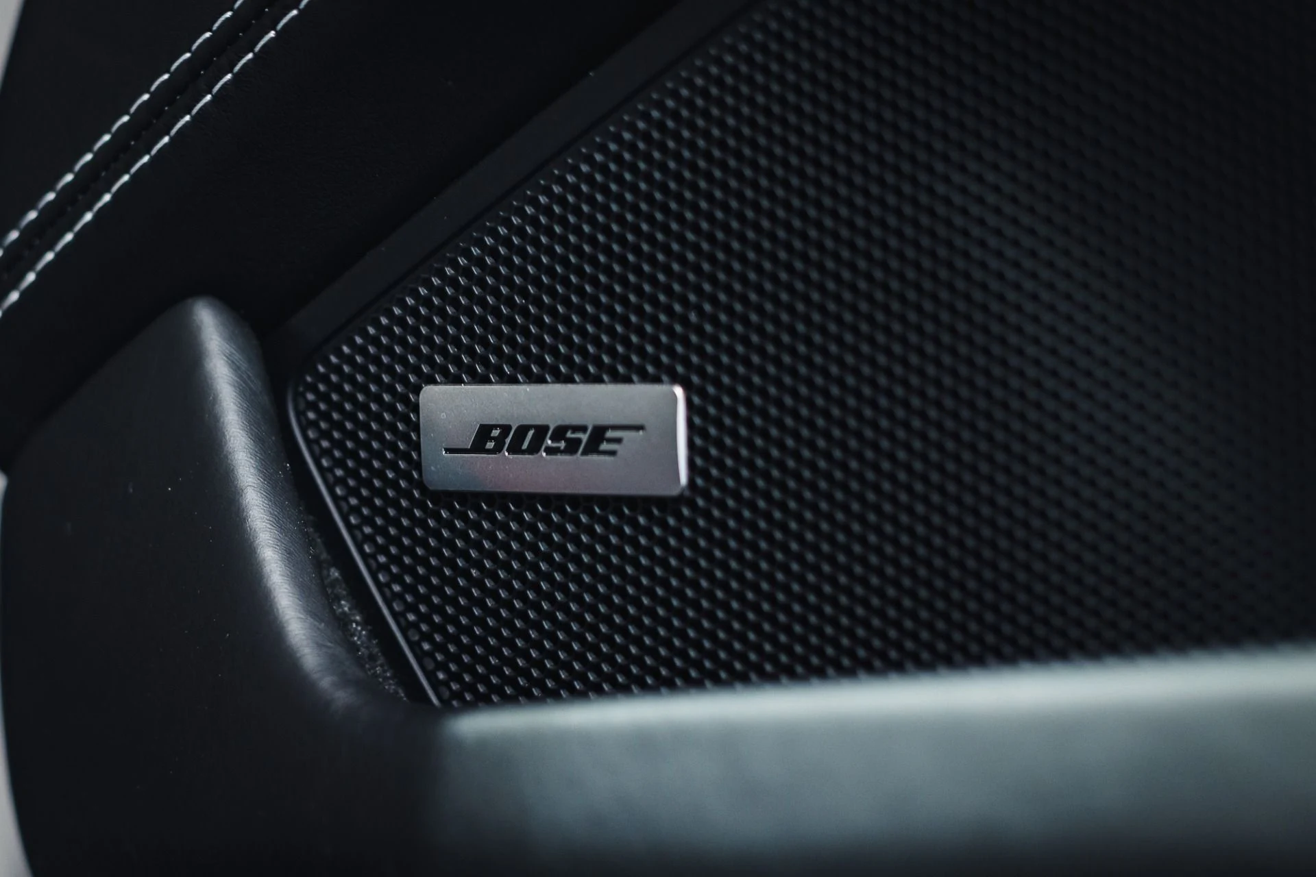 mph046_2201684360_Used_2022_Porsche_911_GT_3_Chalk_CC_Bs_Tasteful_Upgrades_1775764800_16603bc844