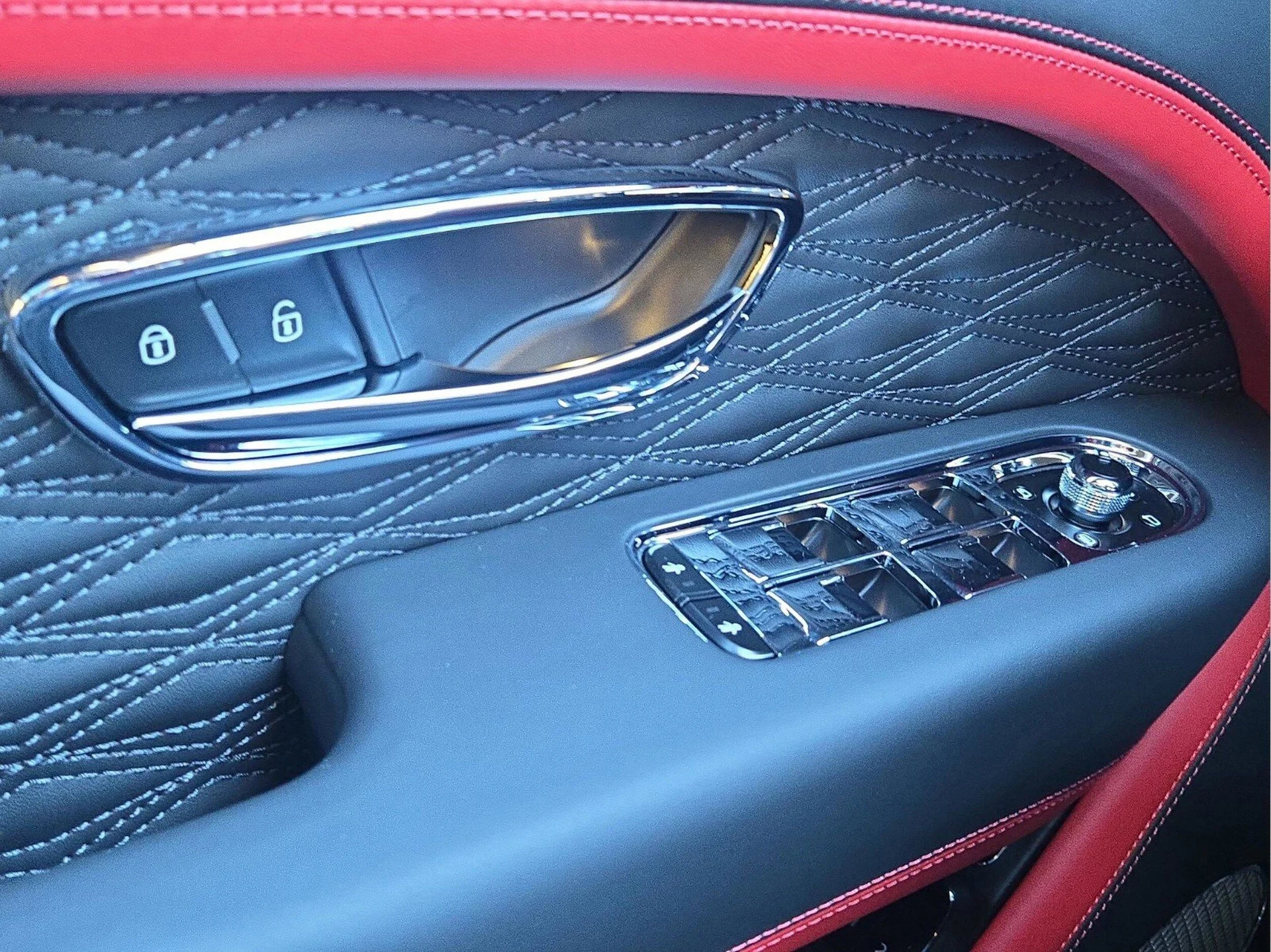 mph046_2233487447_2838ef12bd2d9ccaa18c8fc3730b0c41x_87b7c03bf3