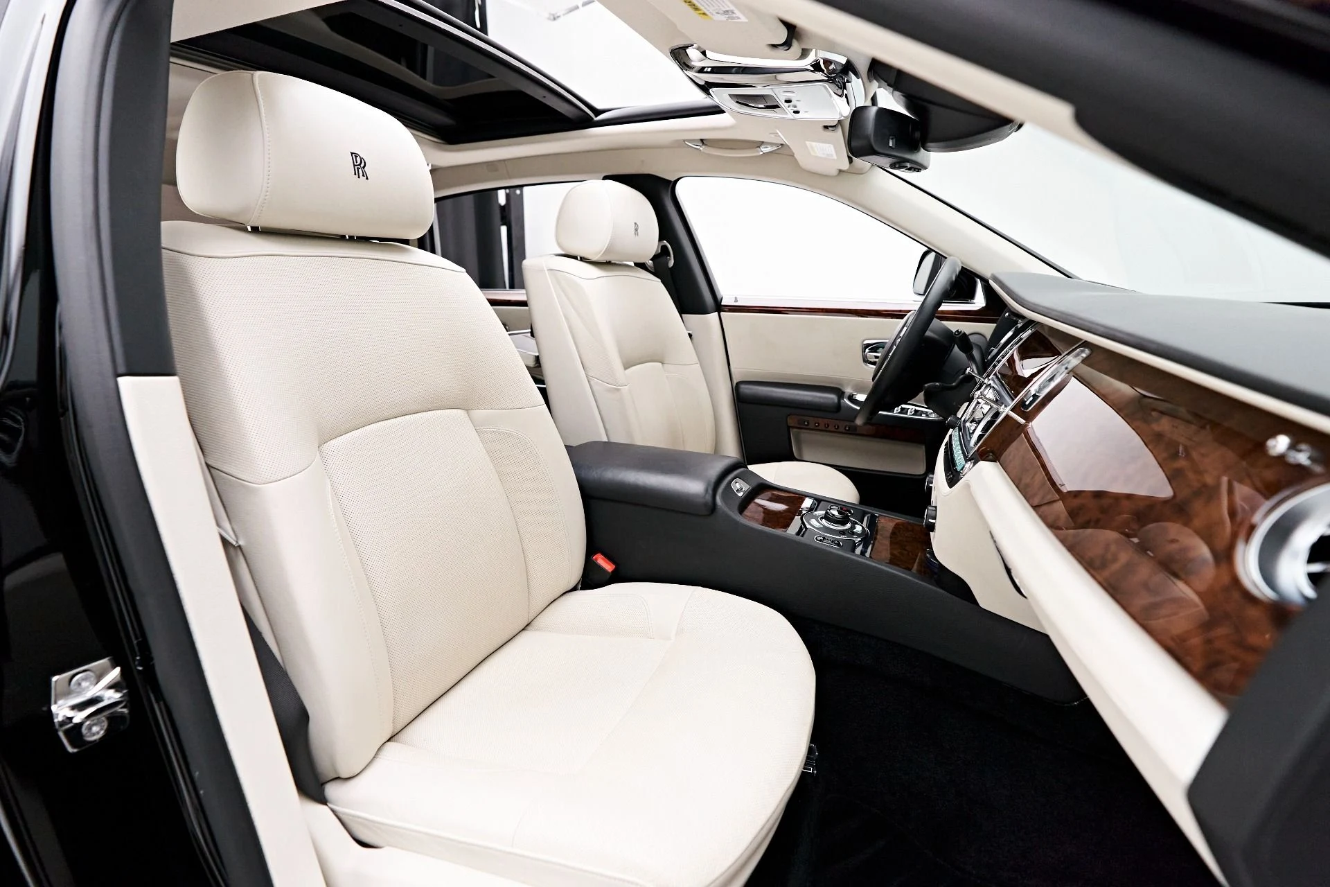 mph046_2244766248_Used_2012_Rolls_Royce_Ghost_Base_1690494640_d80b5c1ada