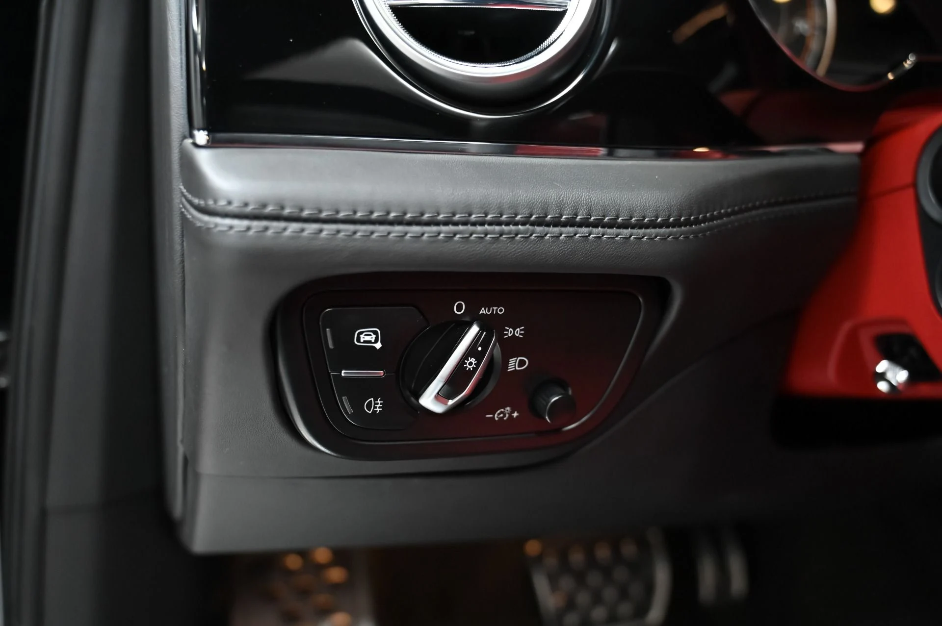 mph046_2246090291_Used_2018_Bentley_Bentayga_W12_1759788100_e58a62523e