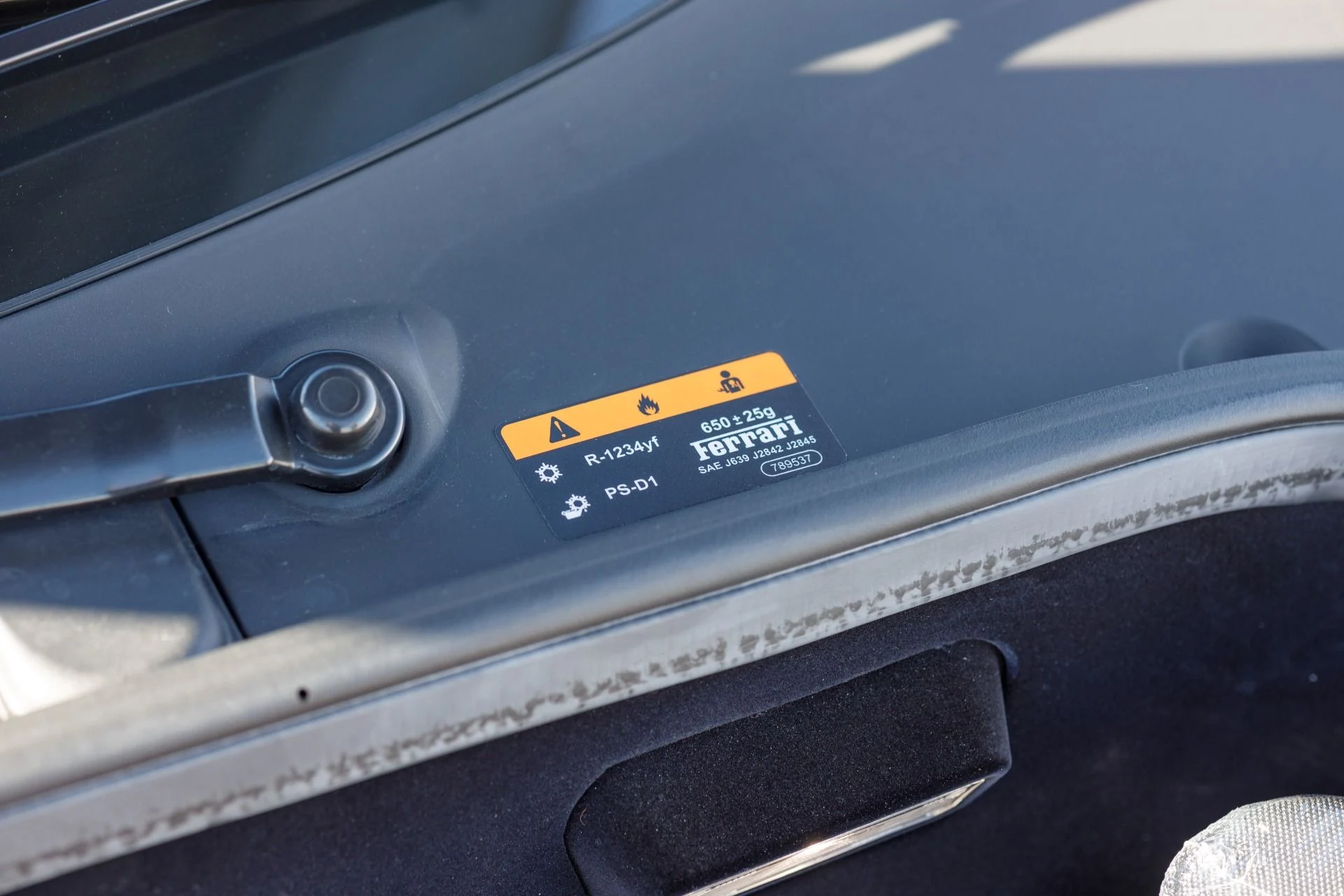 mph046_2273036446_Used_2020_Ferrari_488_Pista_1765914948_1738b74e84