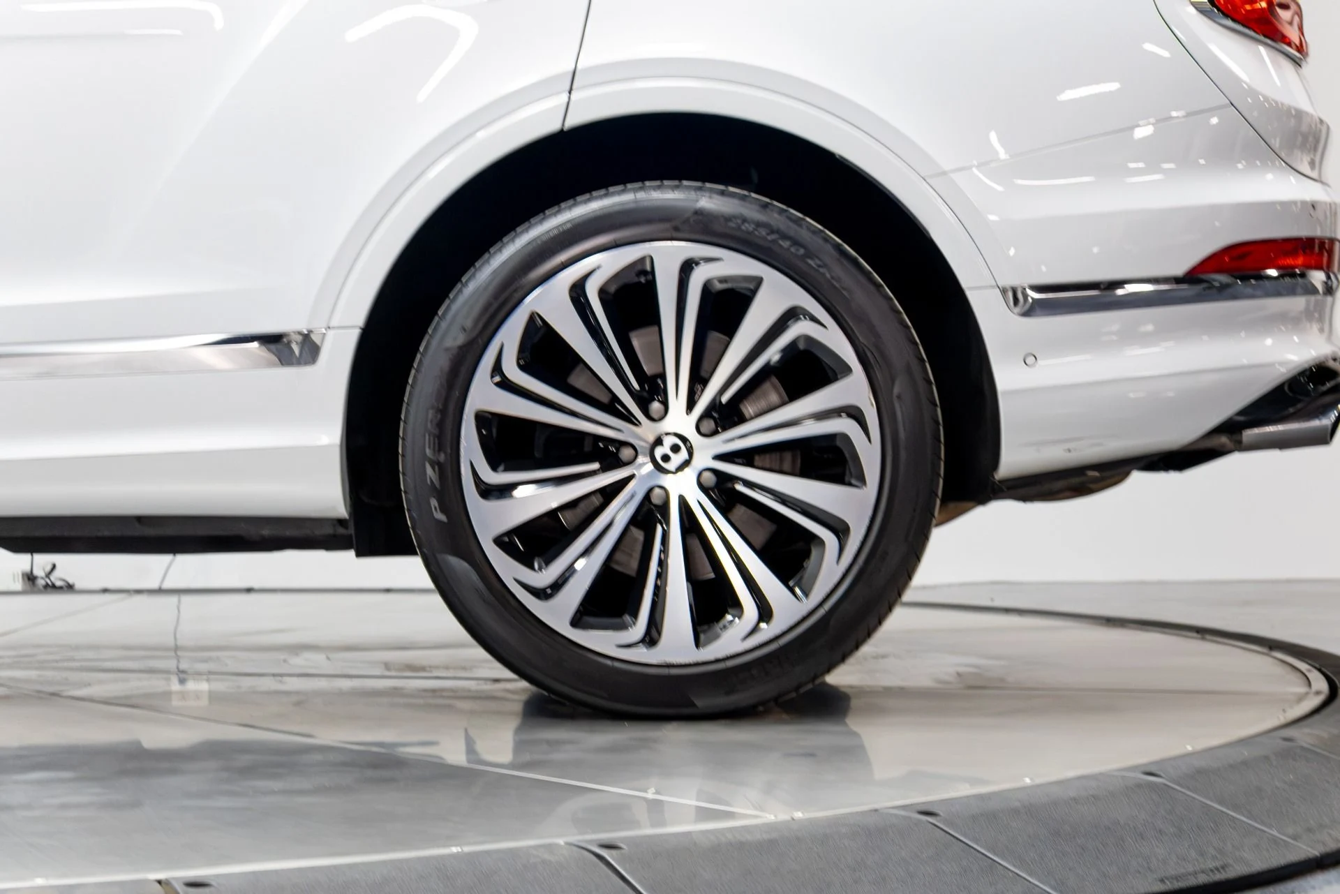 mph046_2280304484_Used_2021_Bentley_Bentayga_V8_First_Edition_1774291657_e1cac02ac6