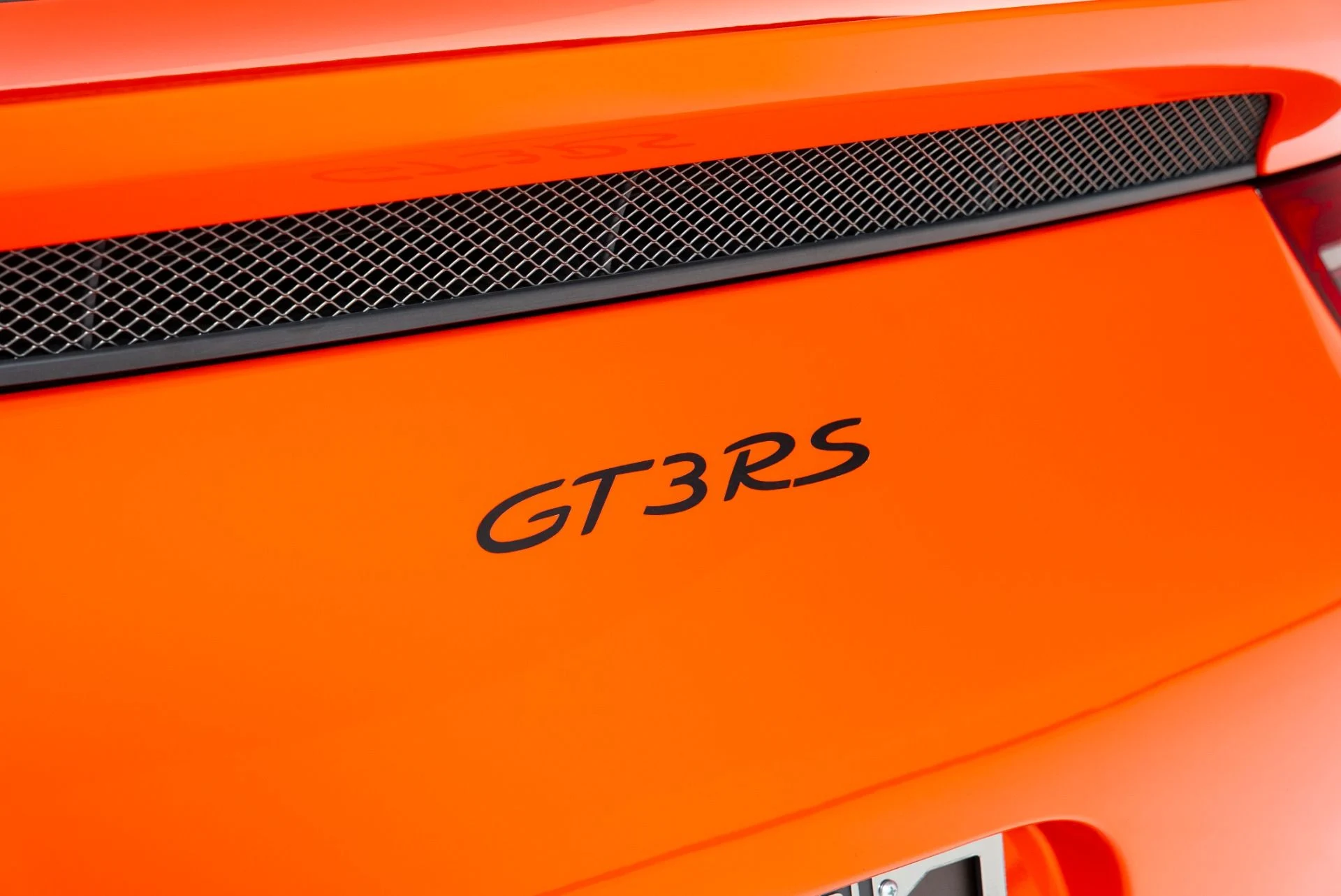 mph046_2280342030_Used_2016_Porsche_911_GT_3_RS_1754423369_0b6321b814