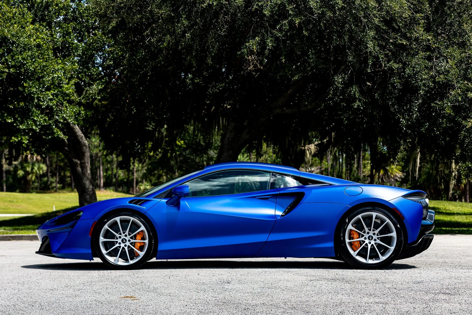 mph046_2292797493_324_p47_l_62c0a96feb