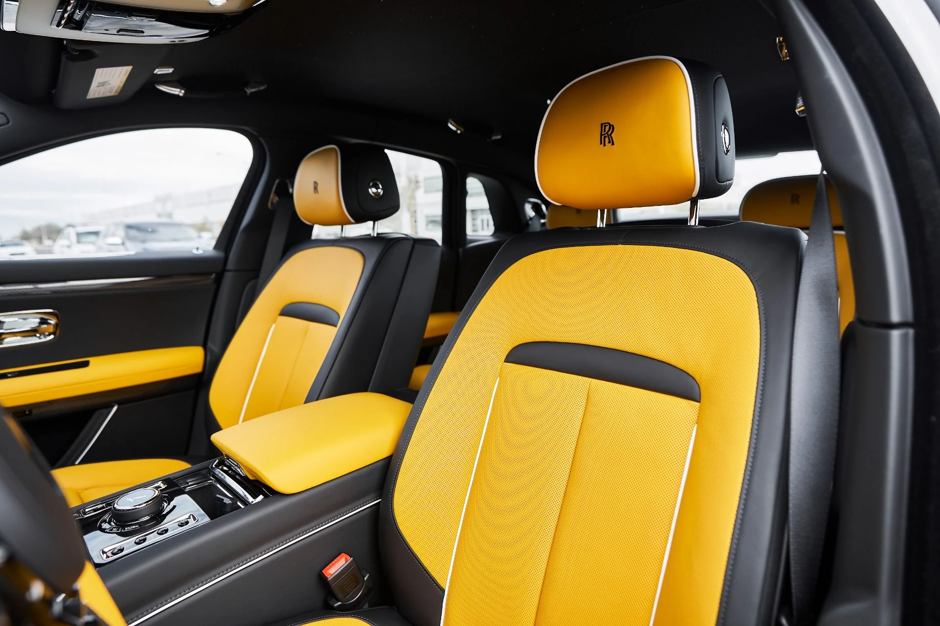 mph046_2309681234_Used_2025_Rolls_Royce_Ghost_Black_Badge_1763167812_83d96203c2