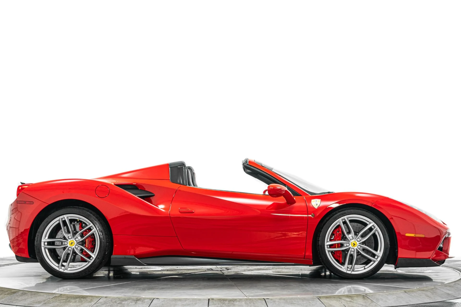 mph046_2313956299_Used_2017_Ferrari_488_Spider_1776892086_c93cc33a97