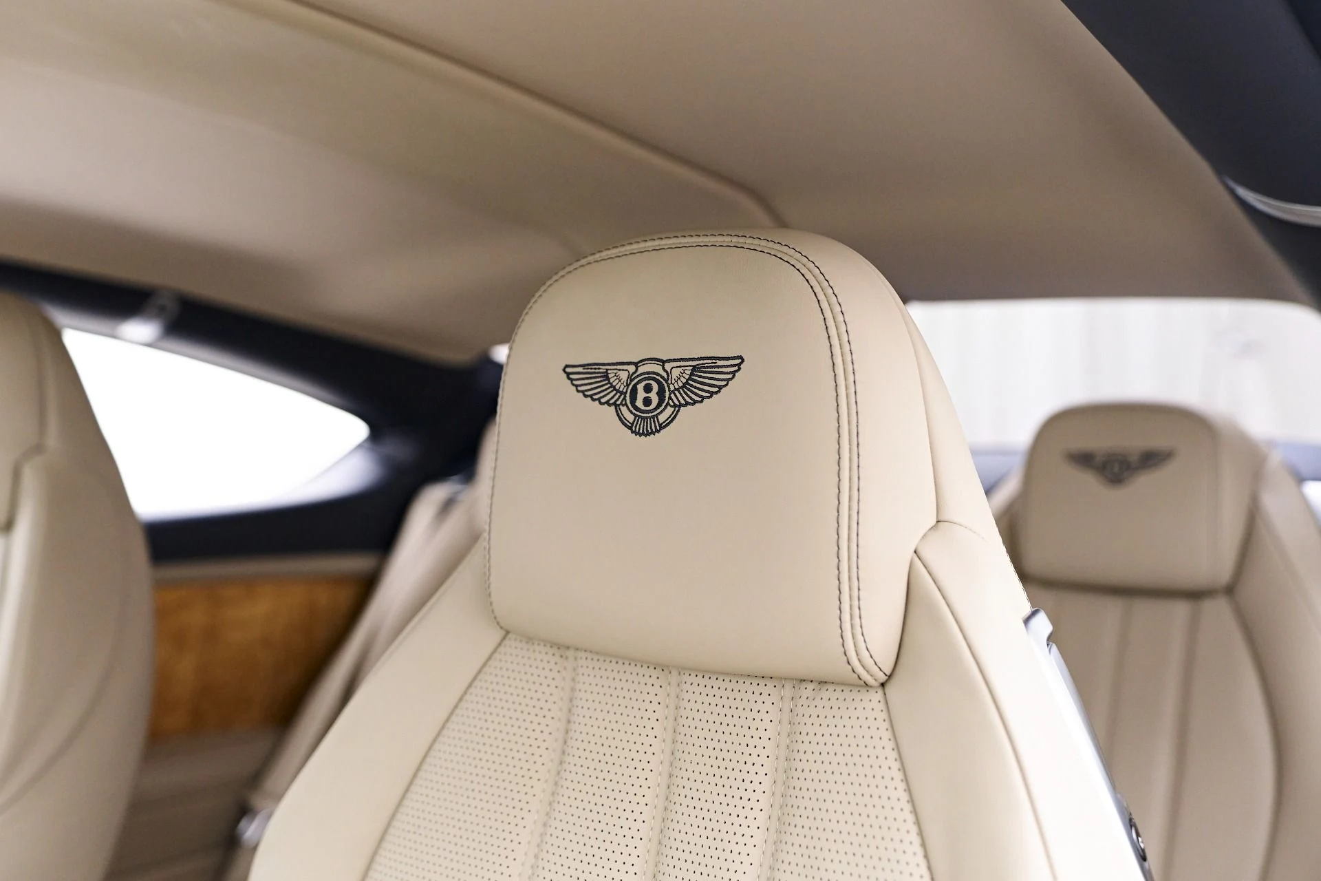 mph046_2333053676_Used_2015_Bentley_Continental_GT_V8_S_1756433039_a9f70f0258