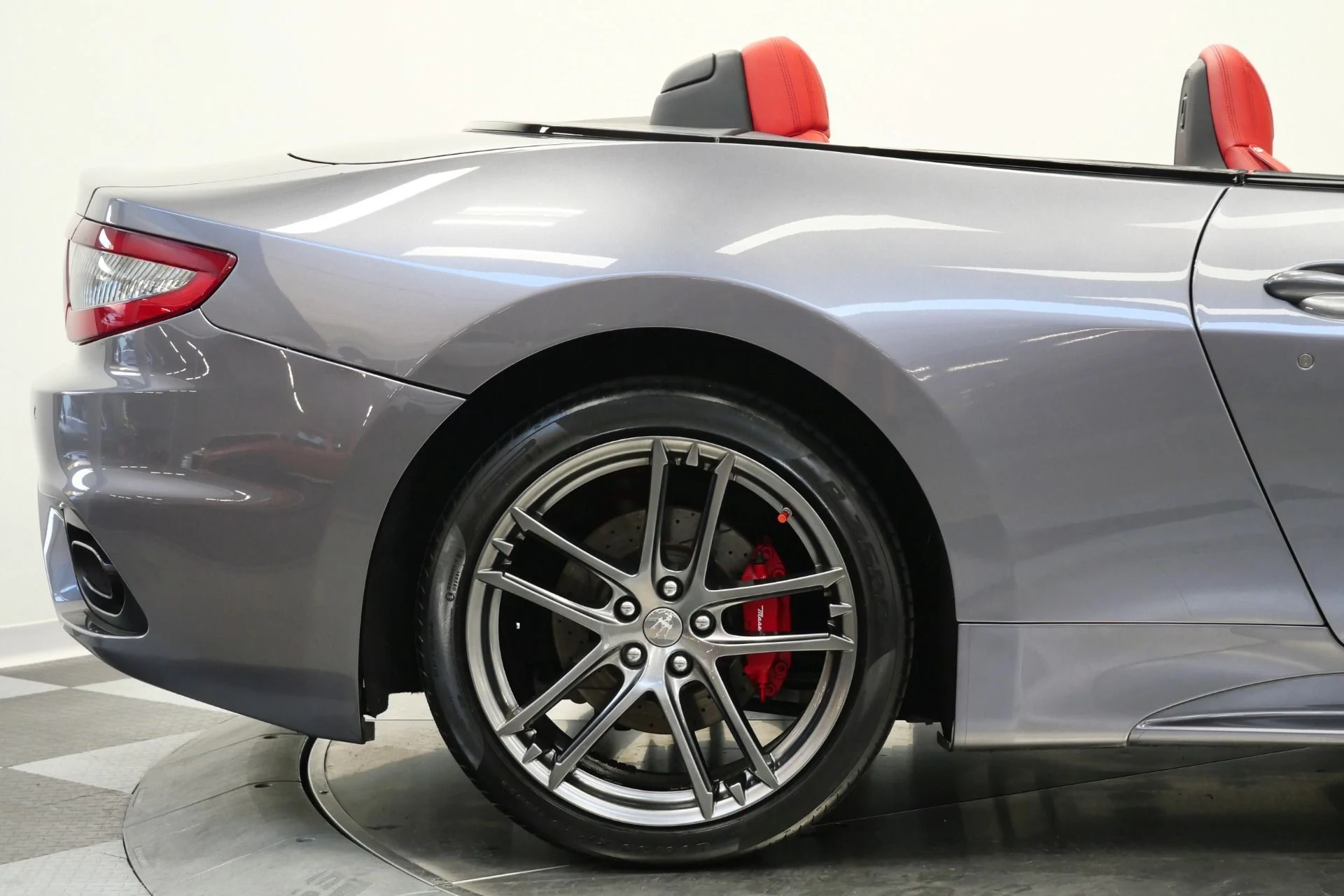 mph046_2333092707_Used_2019_Maserati_Gran_Turismo_Convertible_Sport_Rare_Color_Carbon_Fiber_Interior_Trim_1773689122_b638d749aa