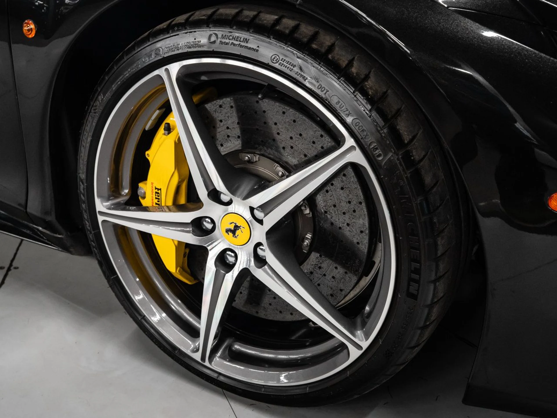 mph046_2352640734_ferrari_458_italia_2015_6d0e38027c