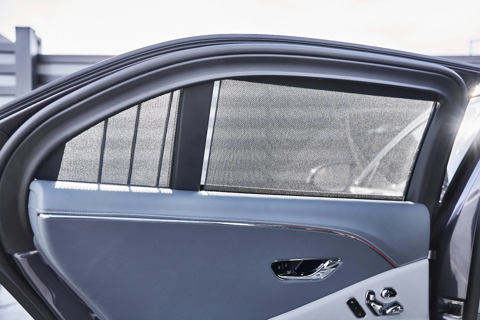 mph046_2354294539_Used_2026_Bentley_Flying_Spur_V8_1775613319_cfdc3dde64